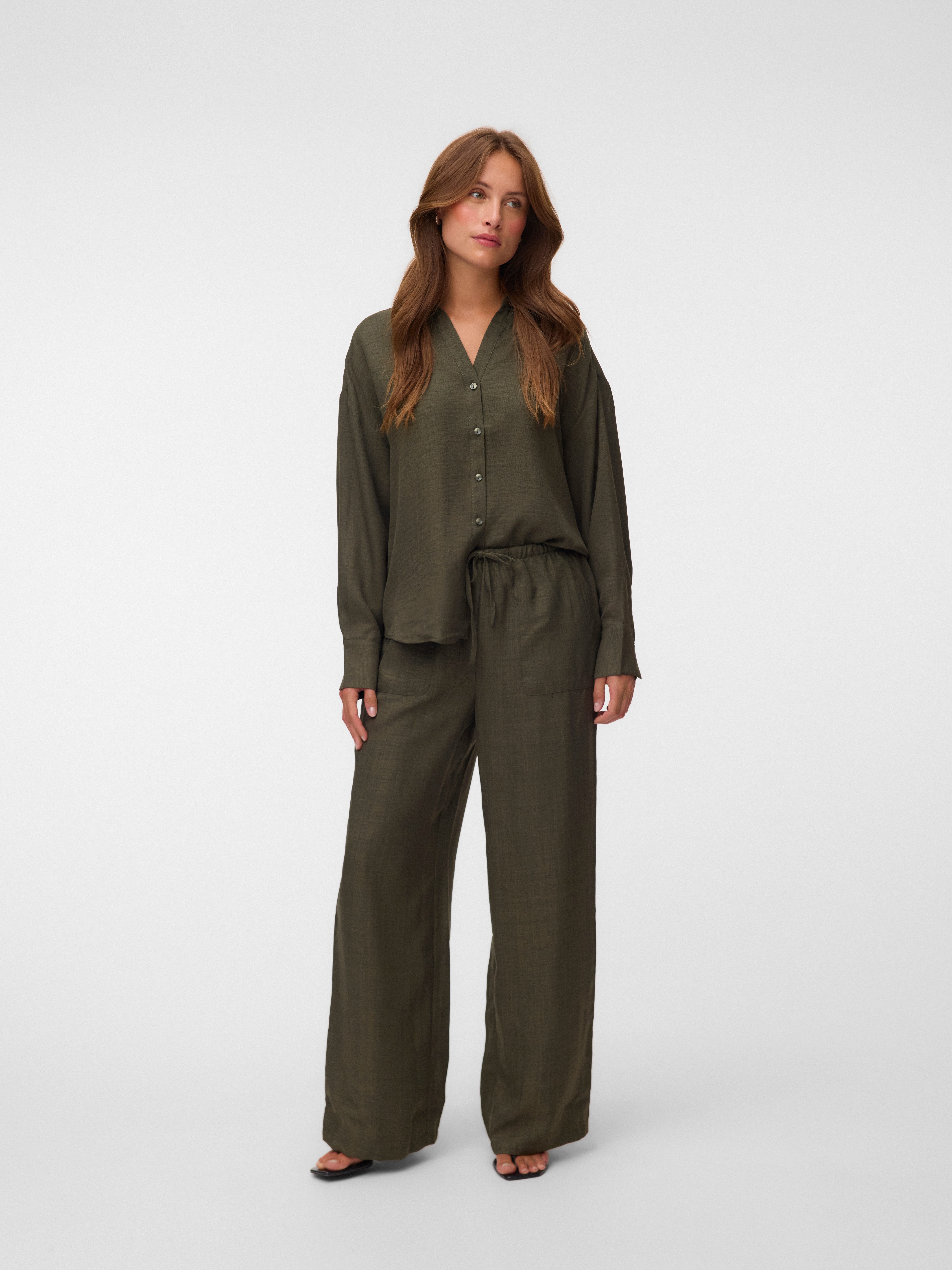 Vero Moda Langarmbluse VMMELANEY QUEENY LS SHIRT WVN NOOS Kunstfaser, loose fit