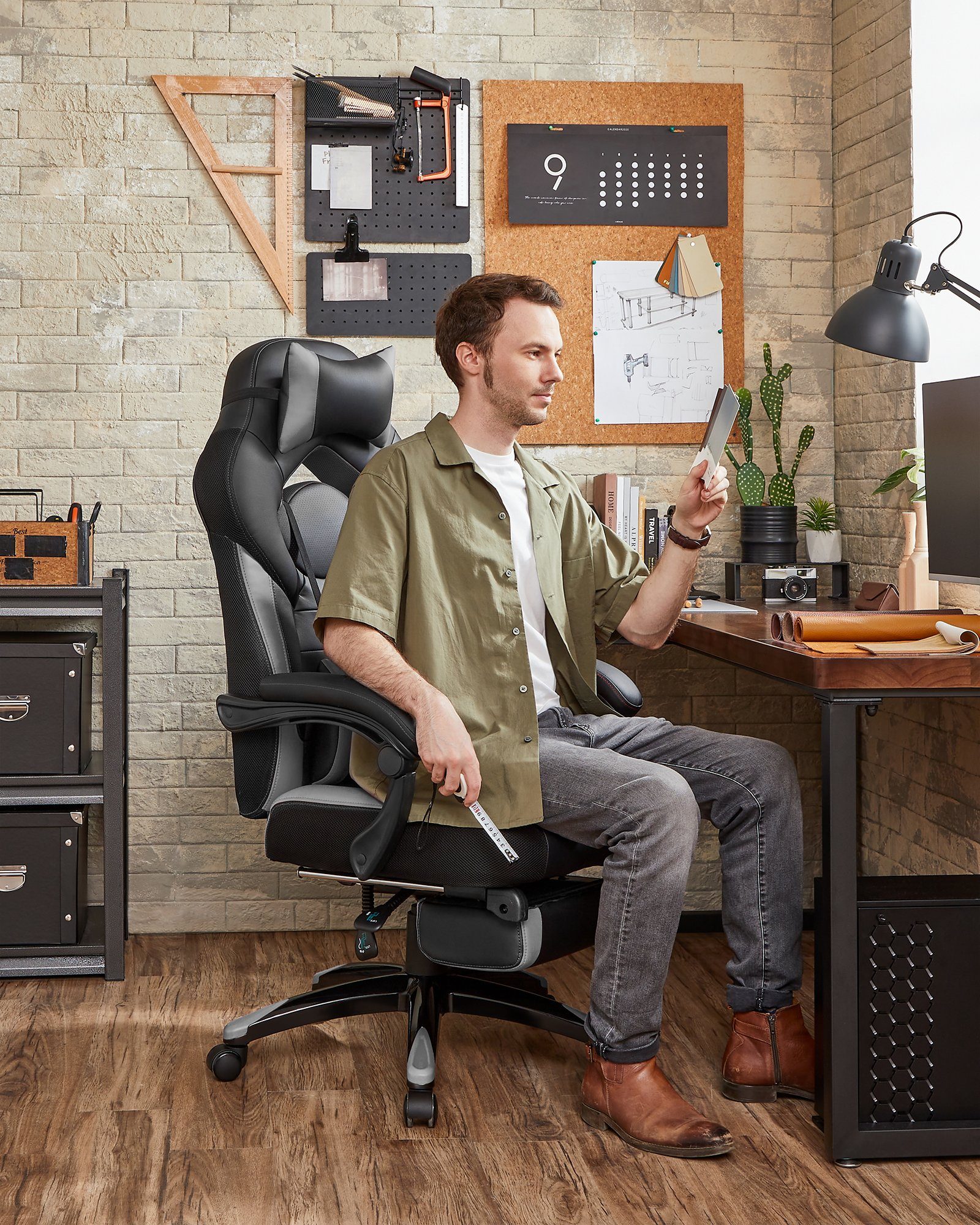 SONGMICS Bürostuhl Gaming-Stuhl, Computerstuhl ergonomischer, bis 150 kg belastbar, mit ausziehbarer Fußstütze, verstellbarem Kopfkissen und Lendenkissen