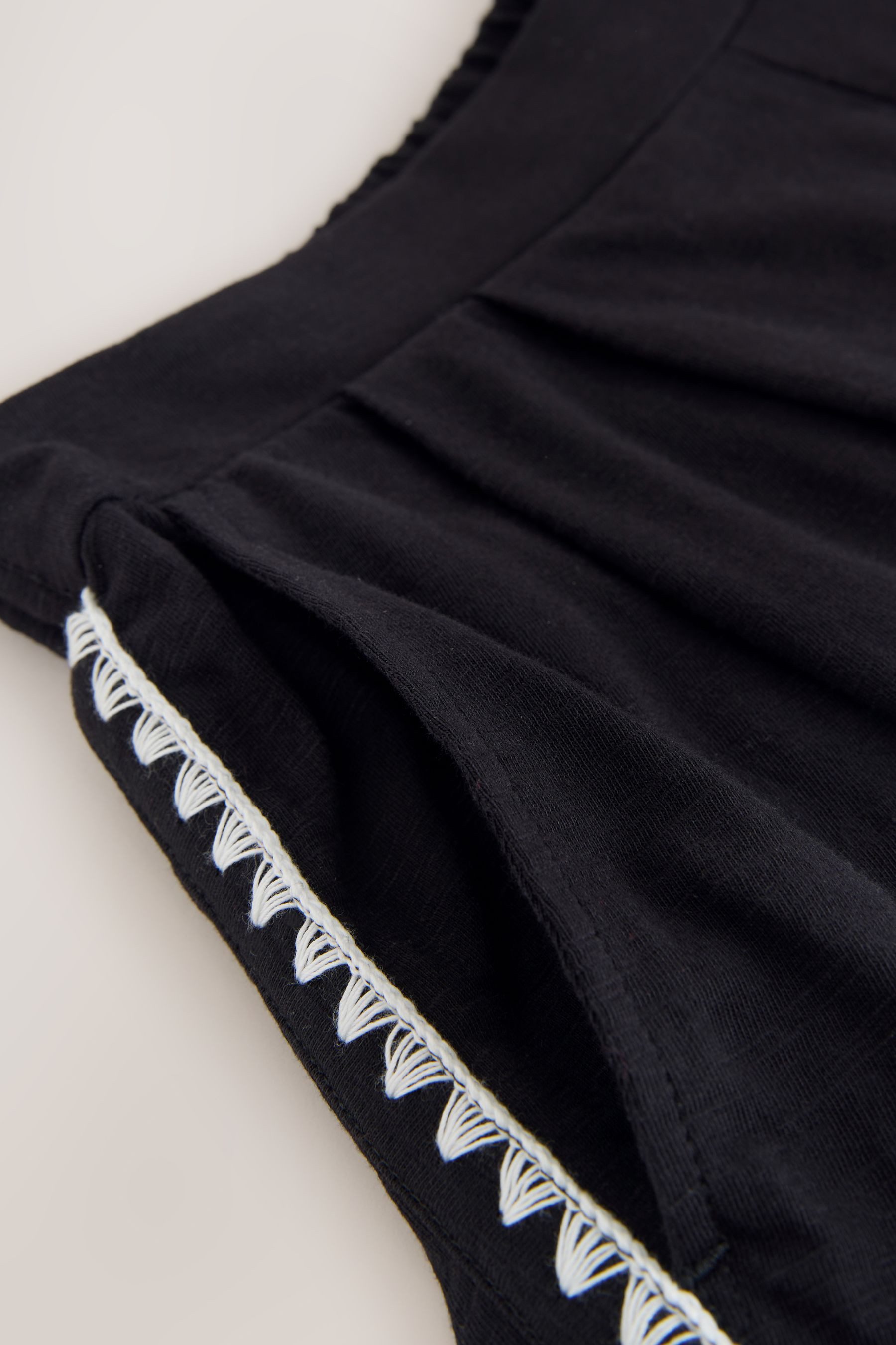 Next Sweatshorts Jersey-Shorts mit Überwendlingsstich, Petite (1-tlg)