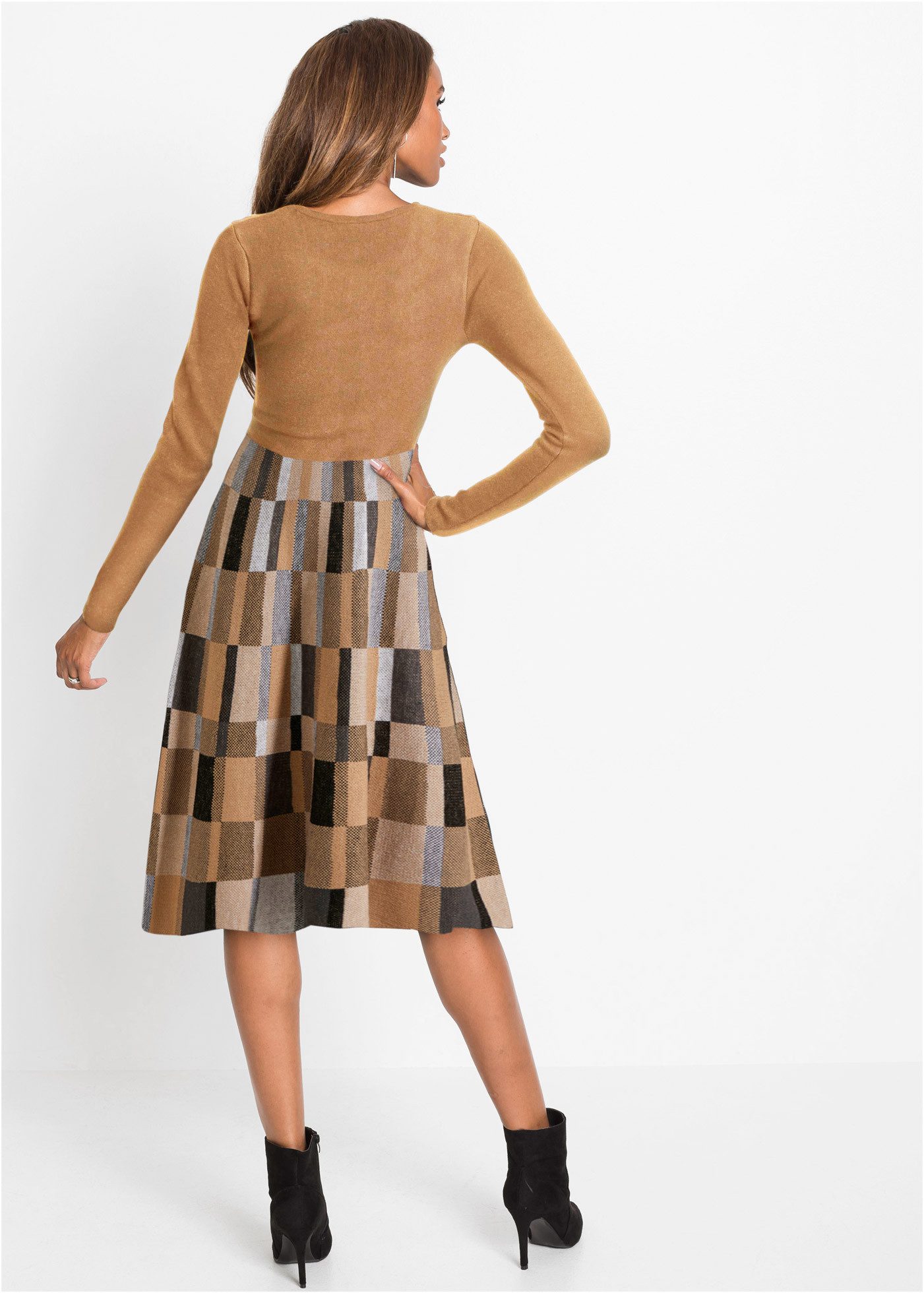 bonprix Strickkleid aus Polyacryl, ausgestellte Passform, ausgestelltes Jacquard-Design