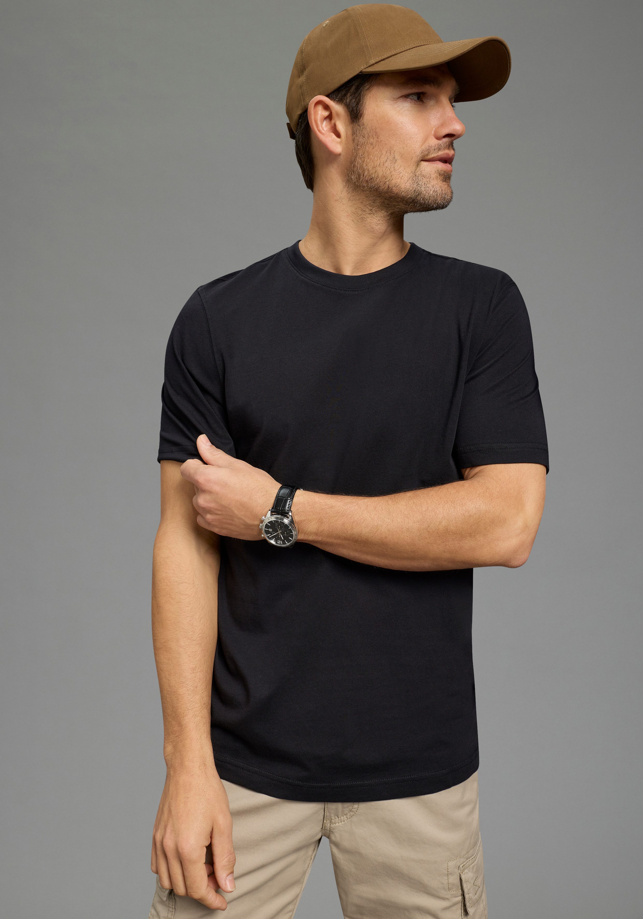 Man's World Rundhalsshirt (5er-Pack) Kurzarm, Regular Fit, unifarben, Rundhals, aus Baumwolle