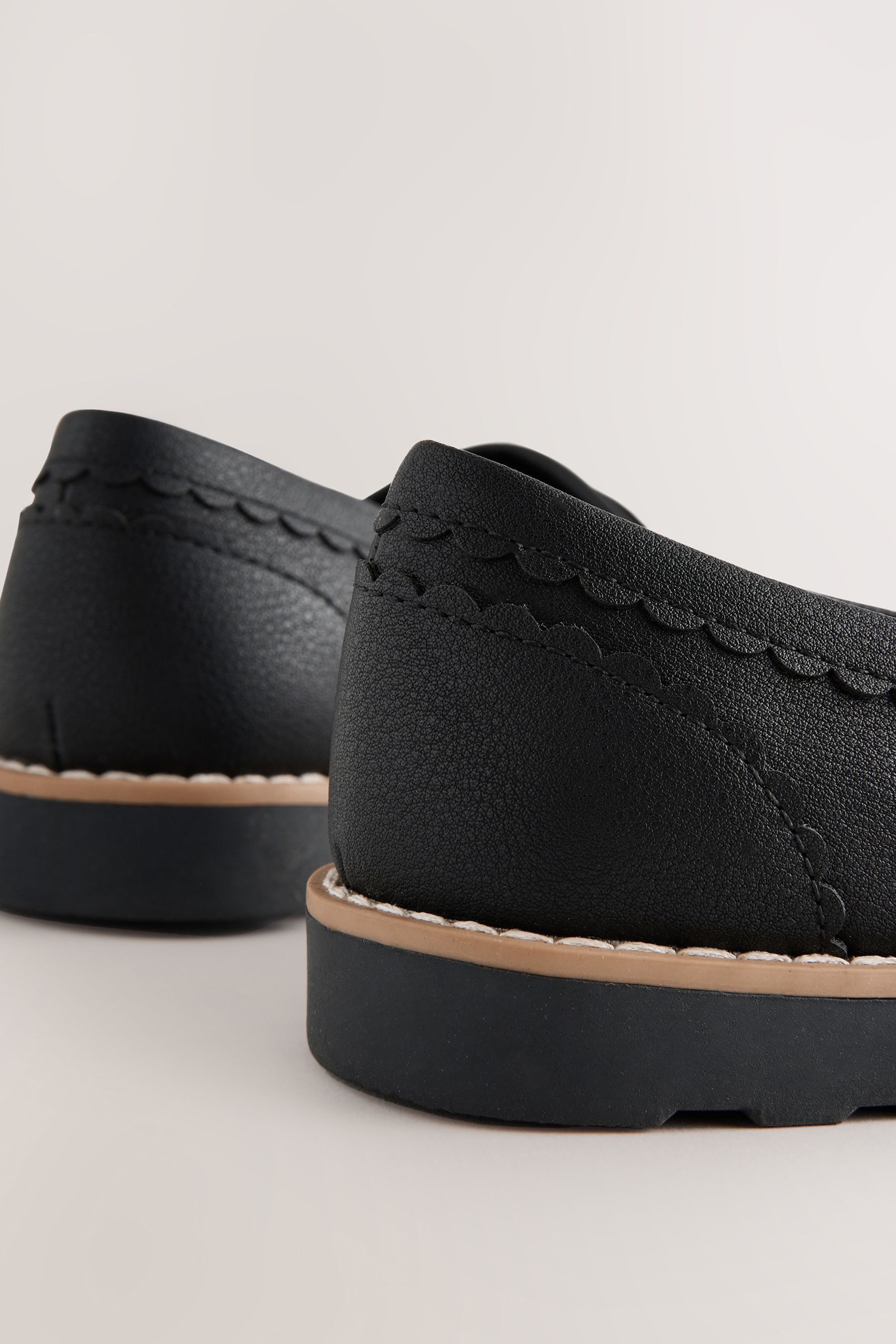 Next Slipper für die Schule, schmale Passform Loafer (1-tlg)