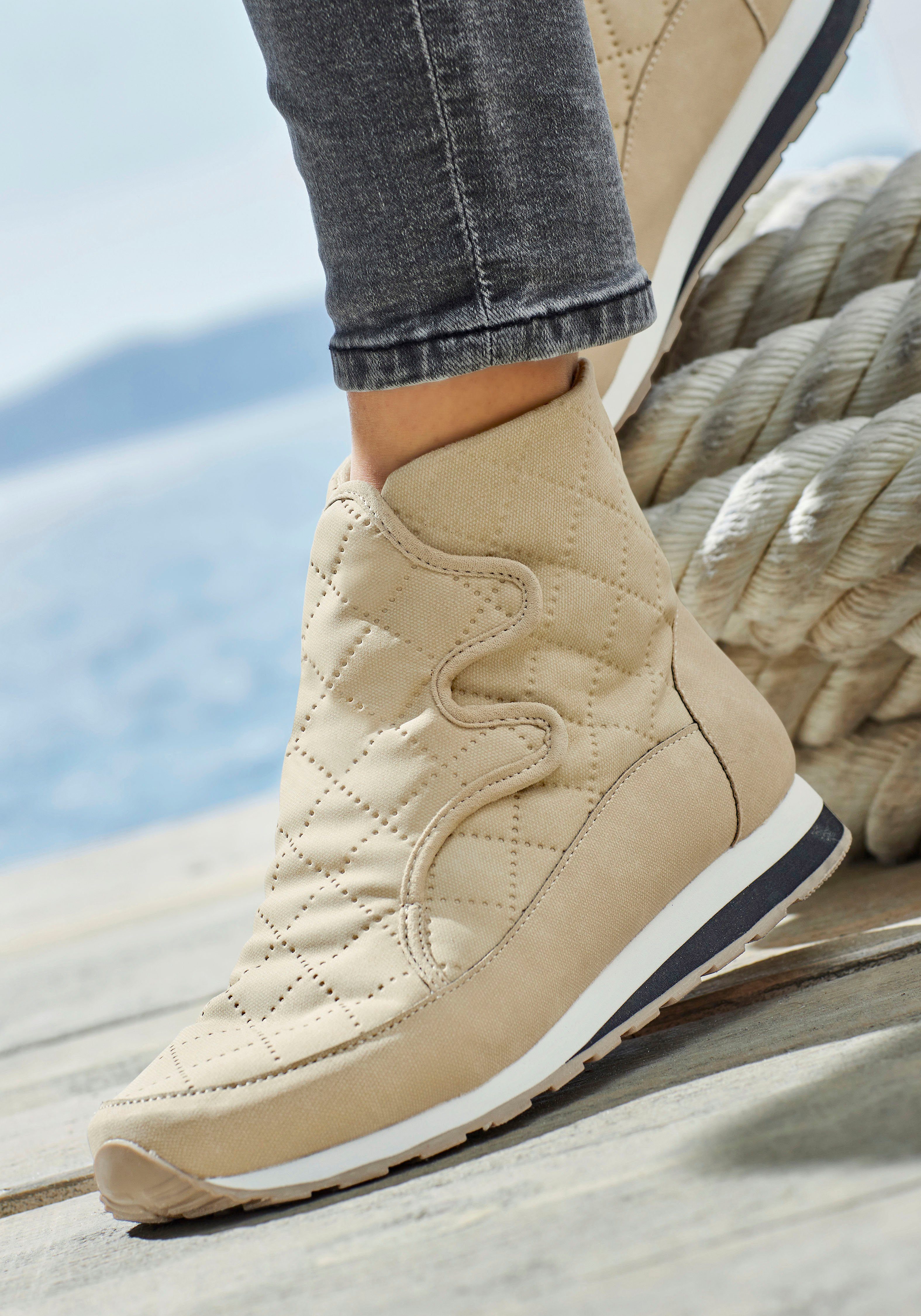 LASCANA Stiefelette Stiefel, Winterstiefel, sportive Boots VEGAN günstig online kaufen