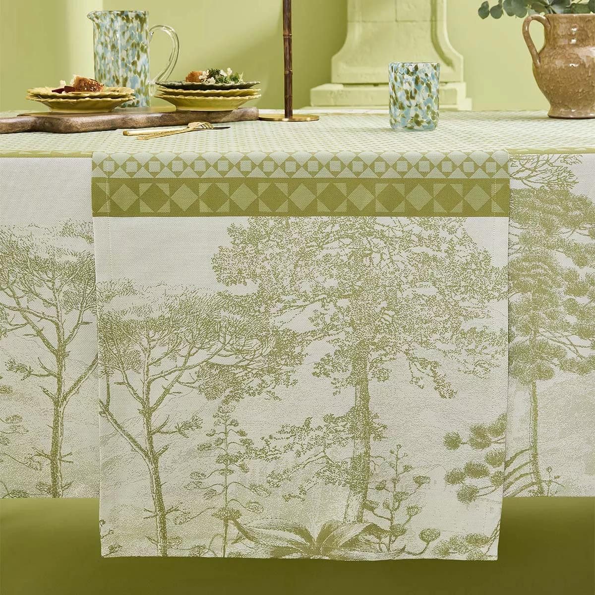 Garnier Thiebaut Tischläufer Tischläufer Le Sud Vert 54x174 cm, jacquard-gewebt