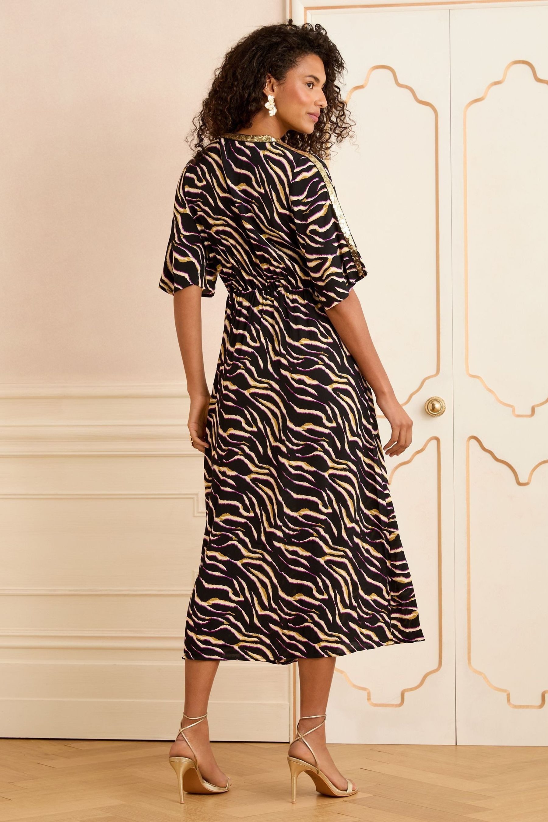 Love & Roses Midikleid Love & Roses Midikleid mit Pailletten, Regular (1-tlg)