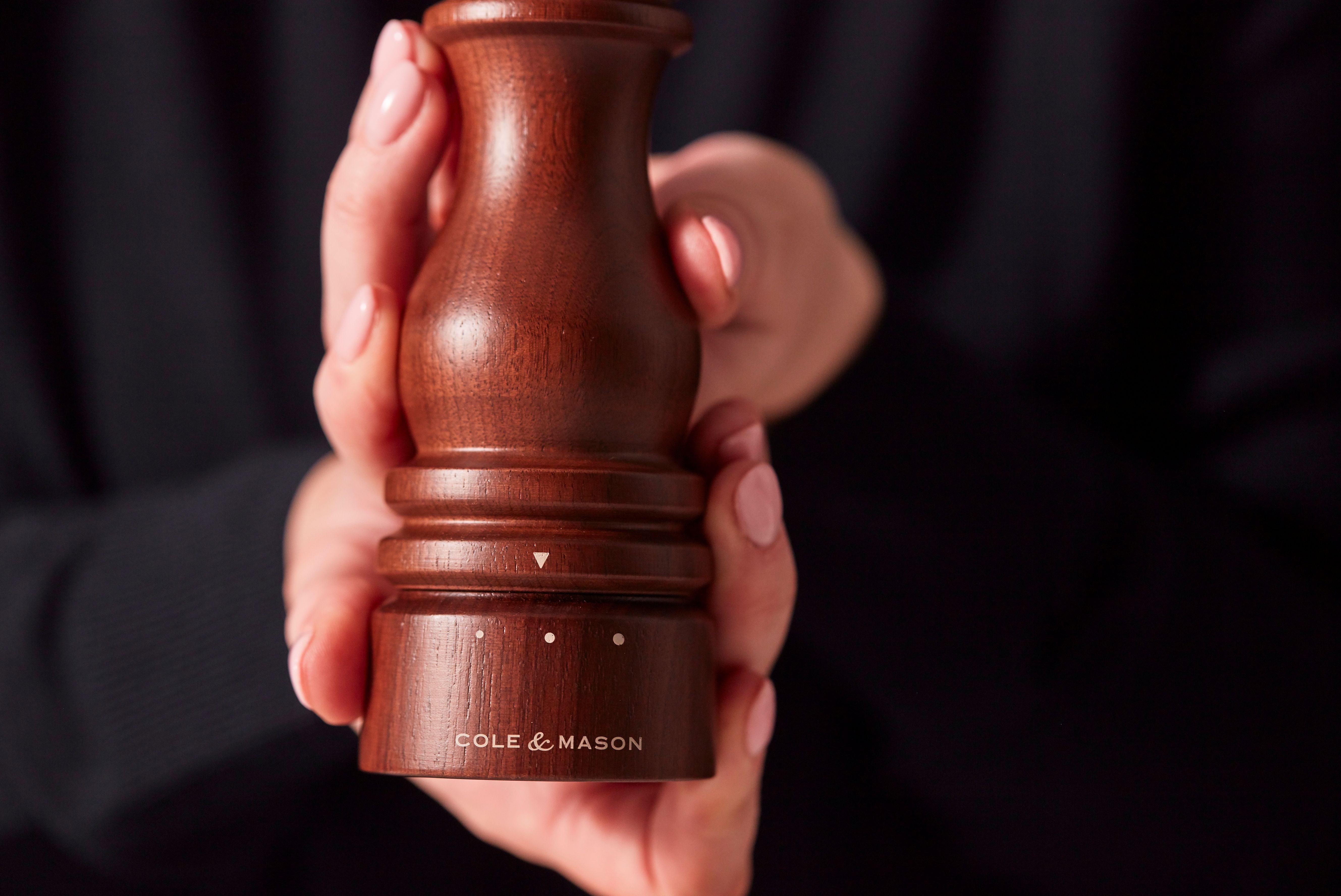 Cole & Mason Salz-/Pfeffermühle London Grind Select, Gehäuse aus edlem Walnußholz, Mahlwerk aus Keramik und Karbonstahl