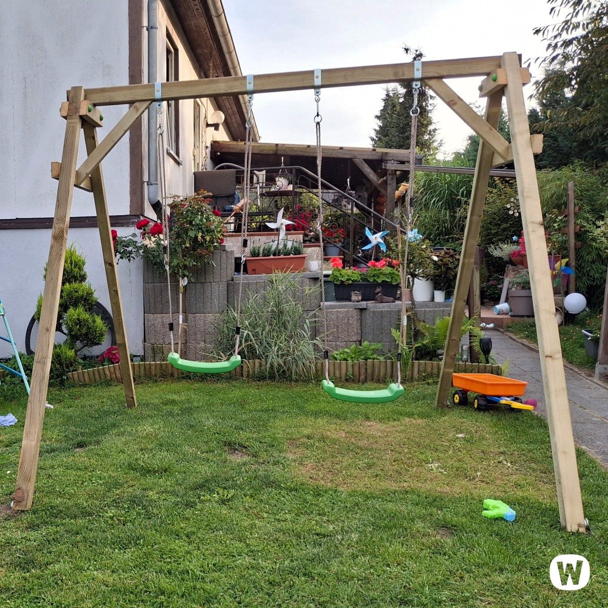 Wickey Doppelschaukel Smart Move - Kinderschaukel mit zwei höhenverstellbaren Sitzen, (Wetterfeste Holzschaukel für Geschwister & Freunde, Outdoor Schaukelgerüs – Bild 5 von 5