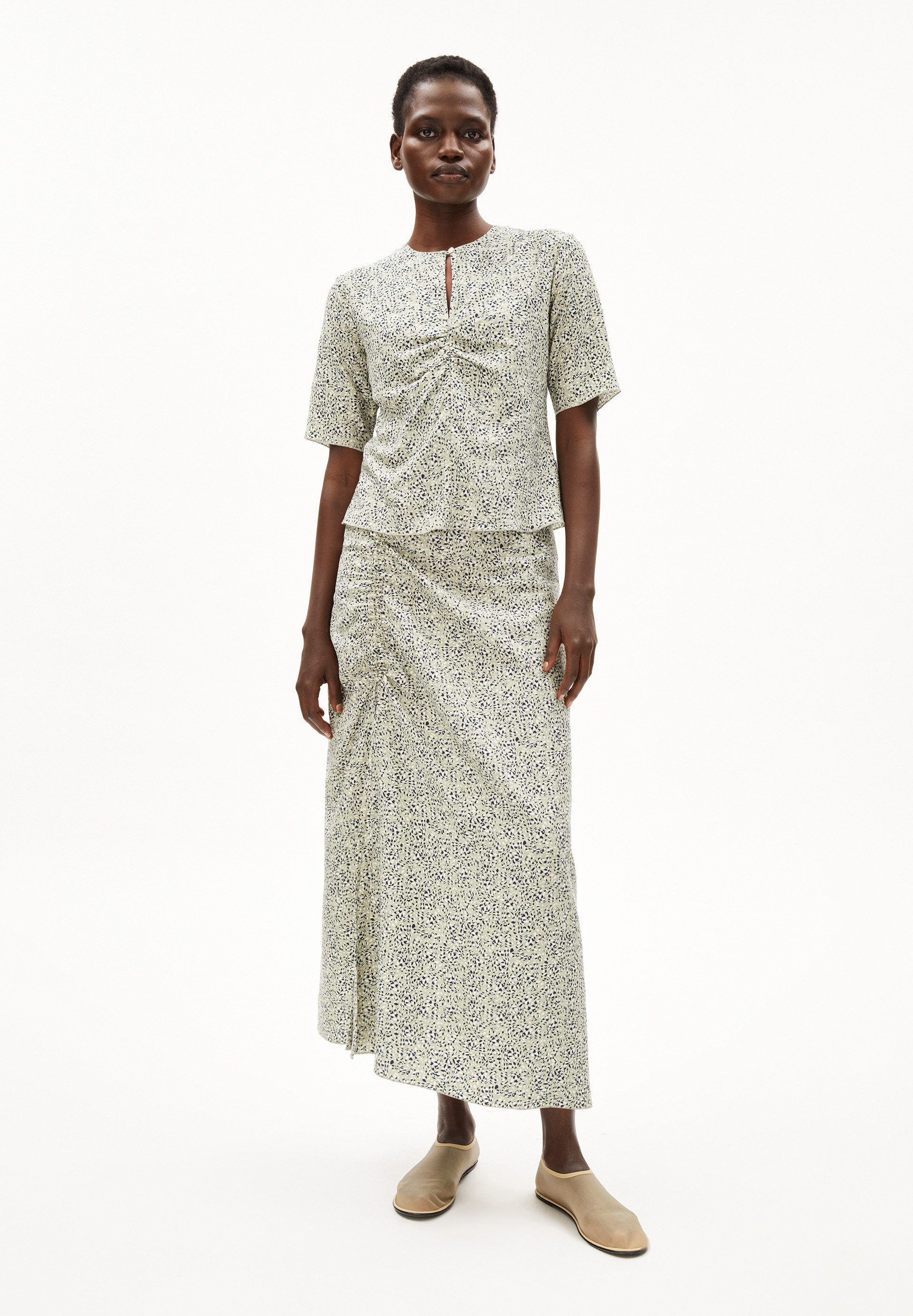 Armedangels Hemdbluse EWANIAA WATERDROP Bluse aus TENCEL™ Lyocell (1-tlg) Rundhalsausschnitt