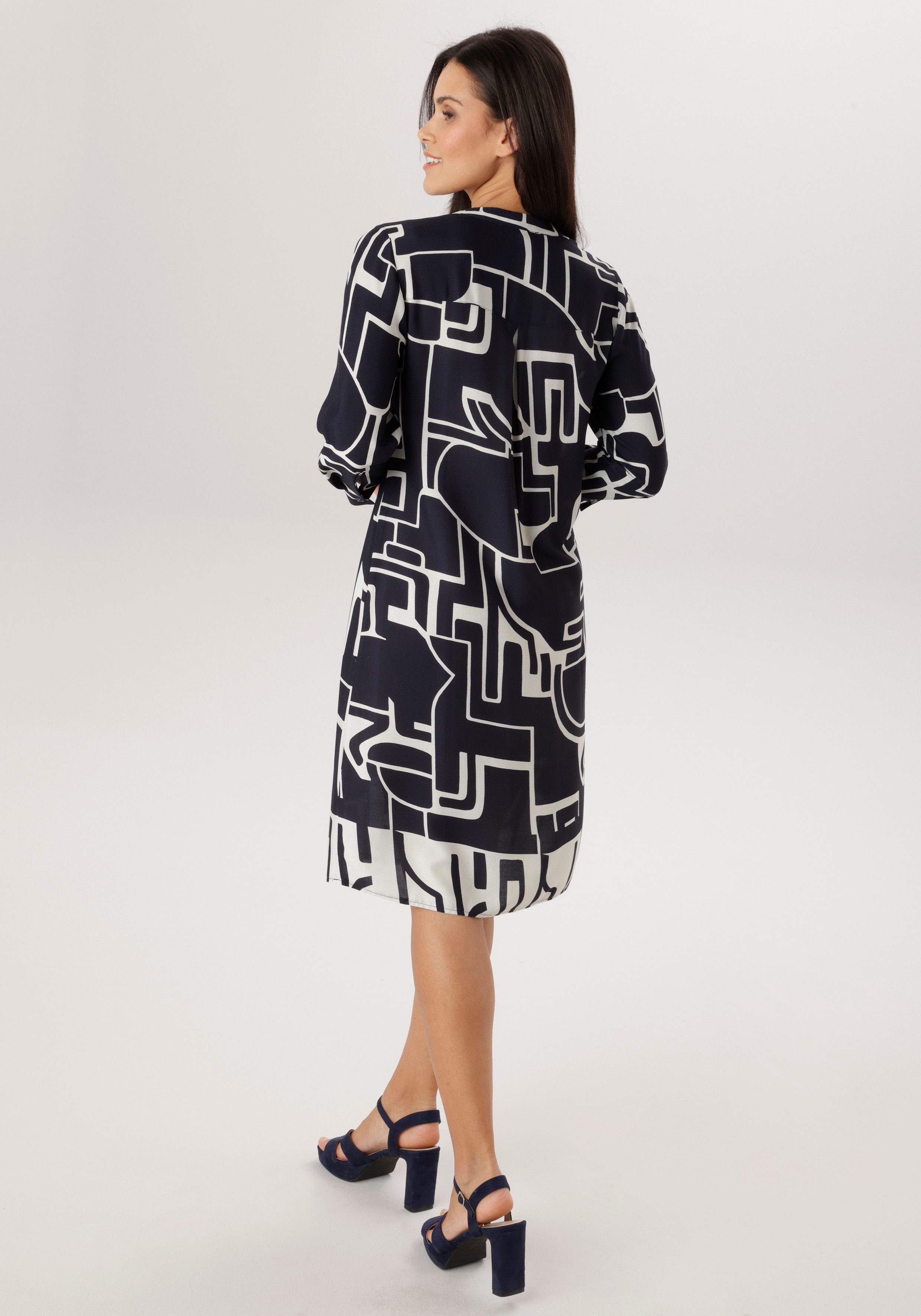 Aniston SELECTED Blusenkleid mit abstraktem, labyrinthartigem Linienmuster