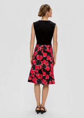 s.Oliver BLACK LABEL Minikleid Floral gemustertes Kleid mit Tunika-Ausschnitt