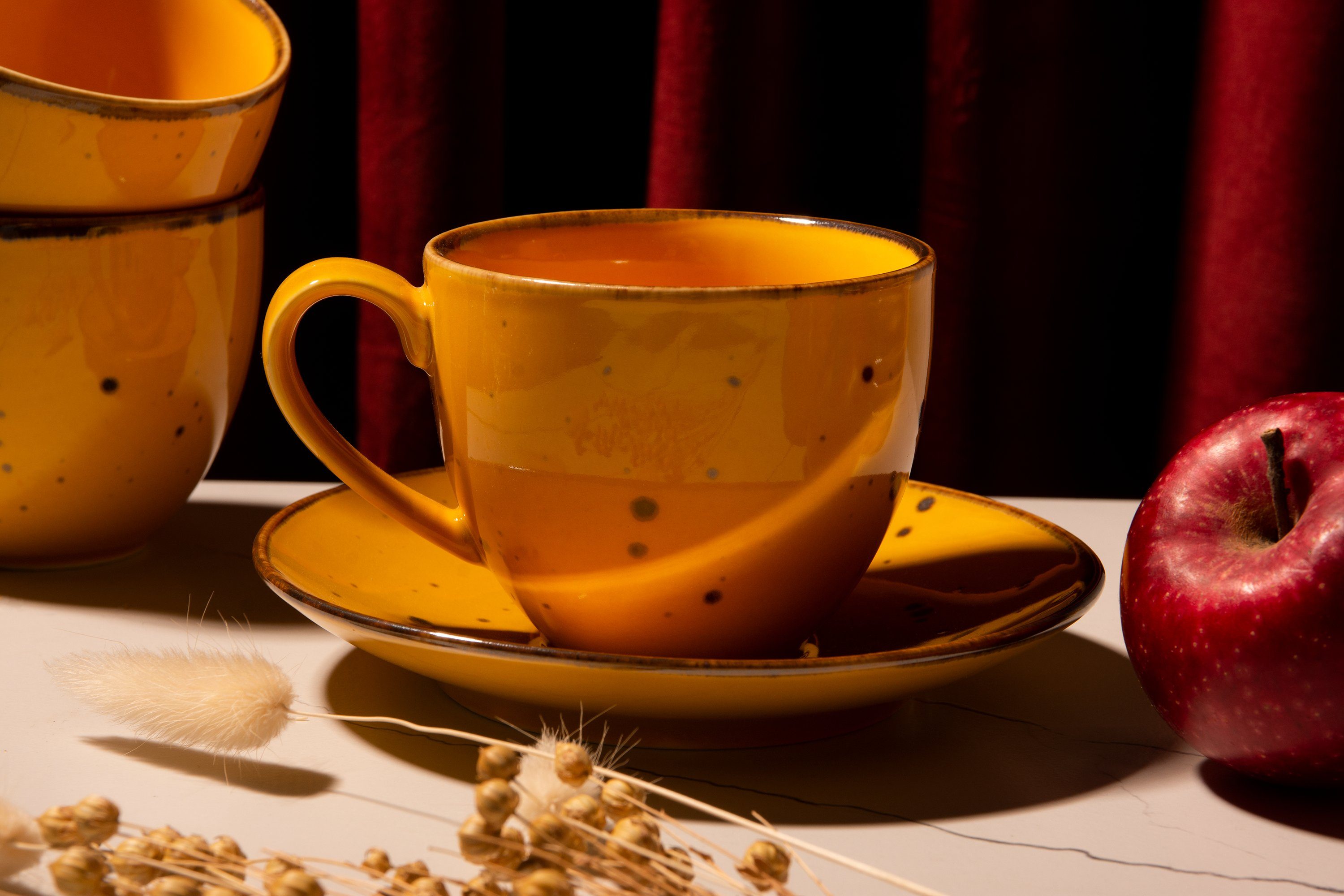 Konsimo Kaffeeservice Untertasse ALUMINA Tasse & Porzellan, 6 300ml Teeservice Cottage Yellow (12-tlg), rund, Personen