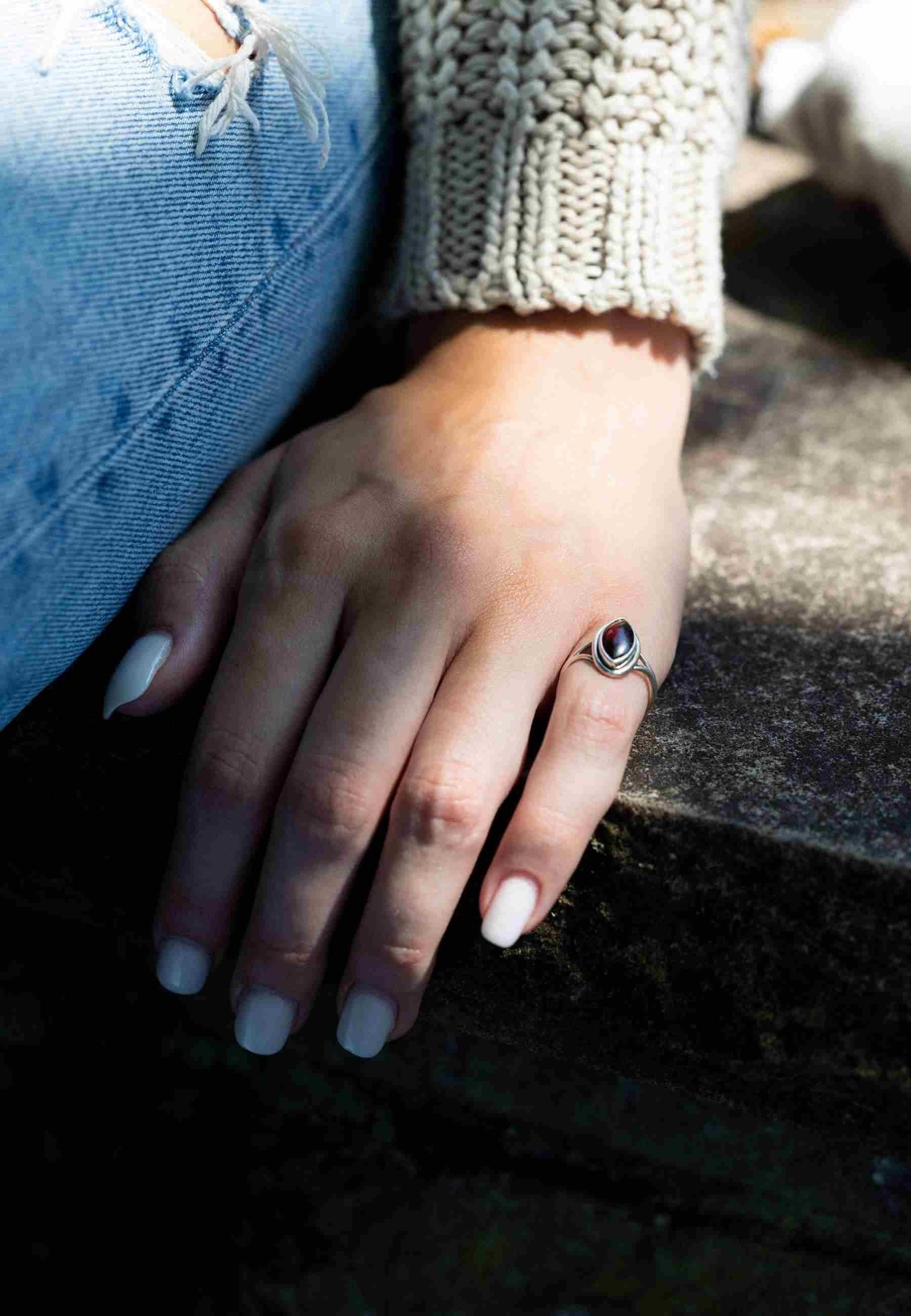 mantraroma Silberring SARALA Ellipse aus 925 Silber mit Granat (Ring mit Sc günstig online kaufen