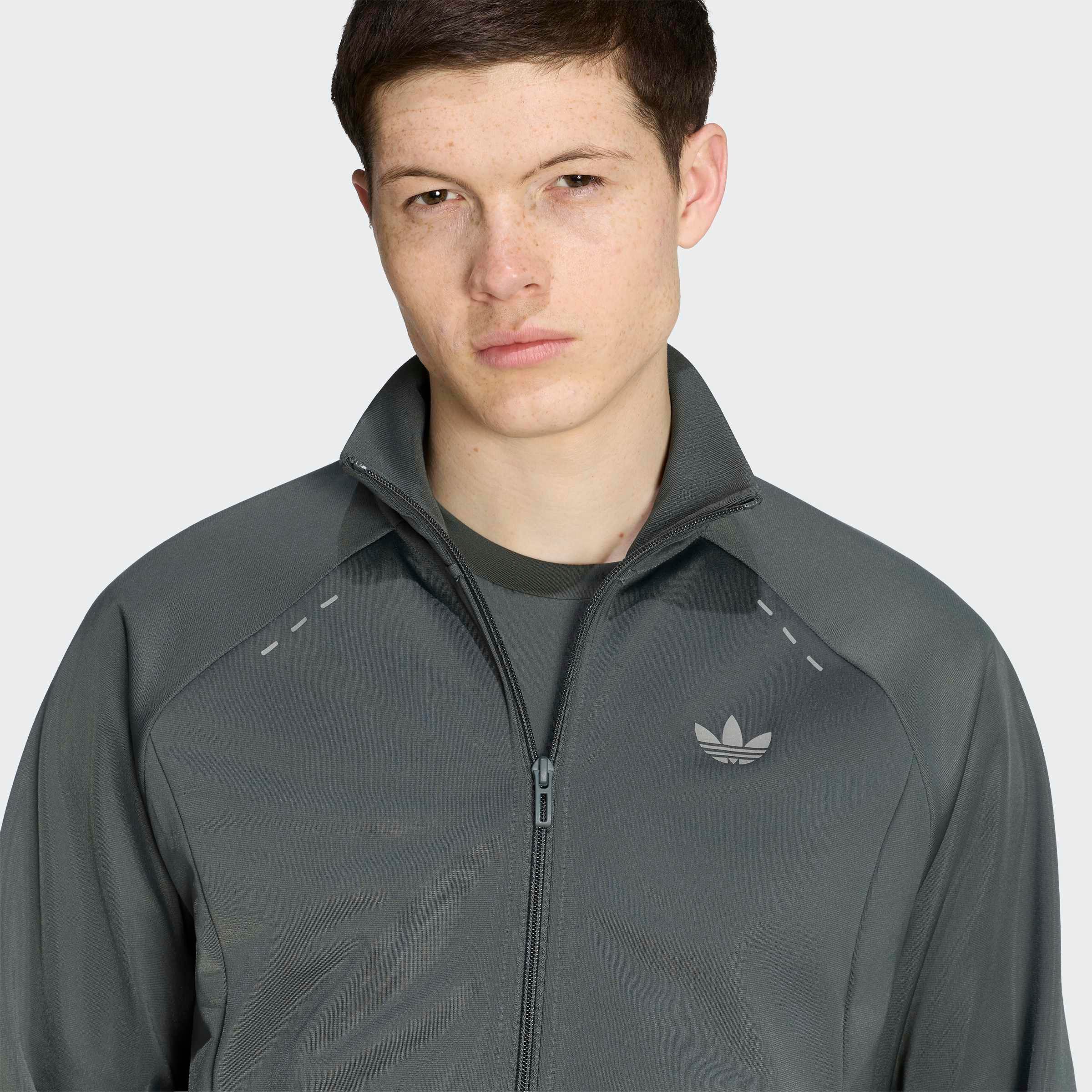 adidas Originals Trainingsanzug TECH TREFOIL ESSENTIALS (2-tlg), zweiteiliges Set, für Erwachsene, aus Polyester – Bild 4 von 5