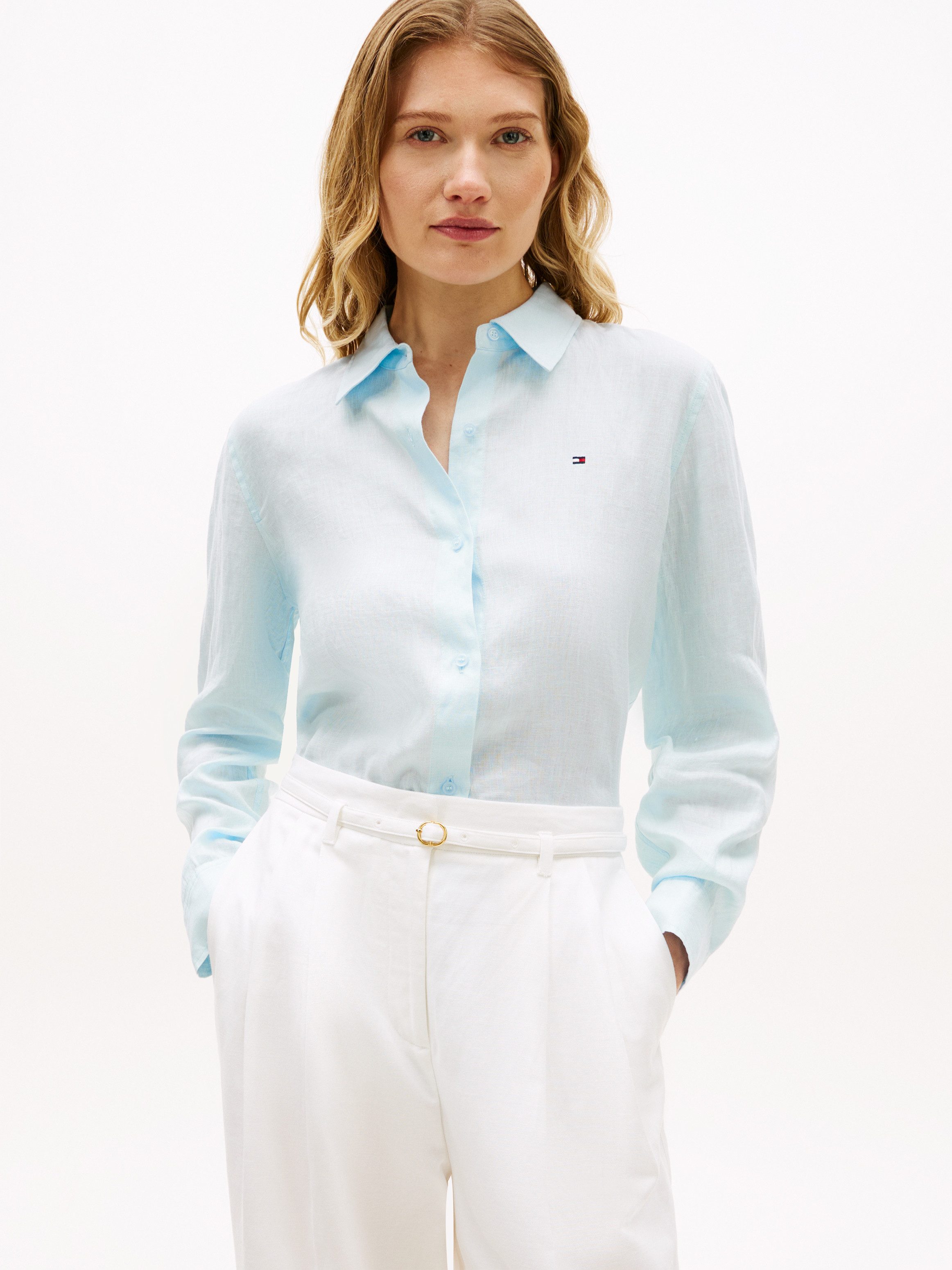 Tommy Hilfiger Hemdbluse ESS LINEN RELAXED SHIRT mit Logostickerei,kühlendes Premium Leinen