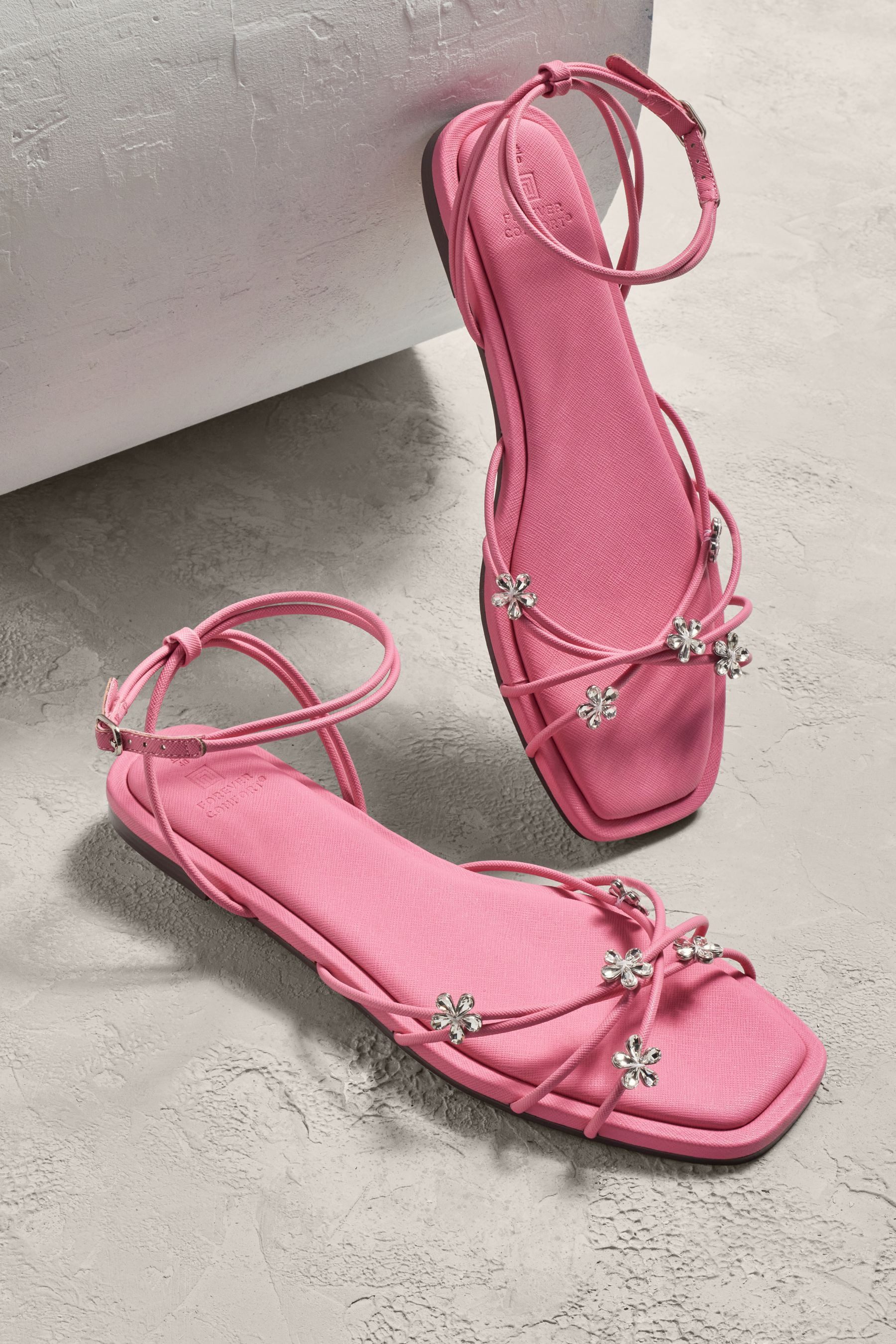 Next Riemchensandalette mit Schmucksteinblumen Sandale (1-tlg) günstig online kaufen