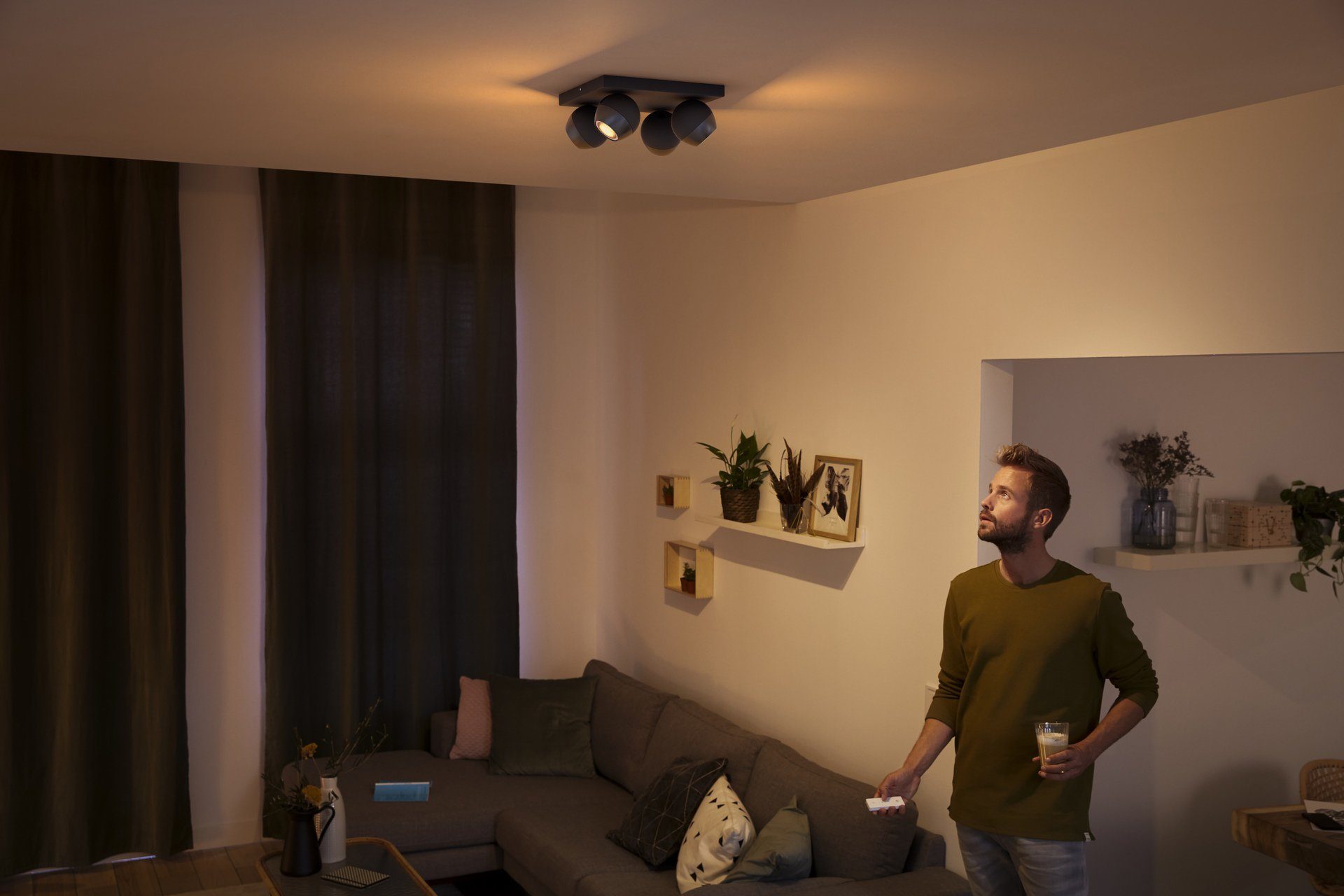 Philips Hue LED Flutlichtstrahler Buckram, Dimmfunktion, Warmweiß wechselbar, Leuchtmittel