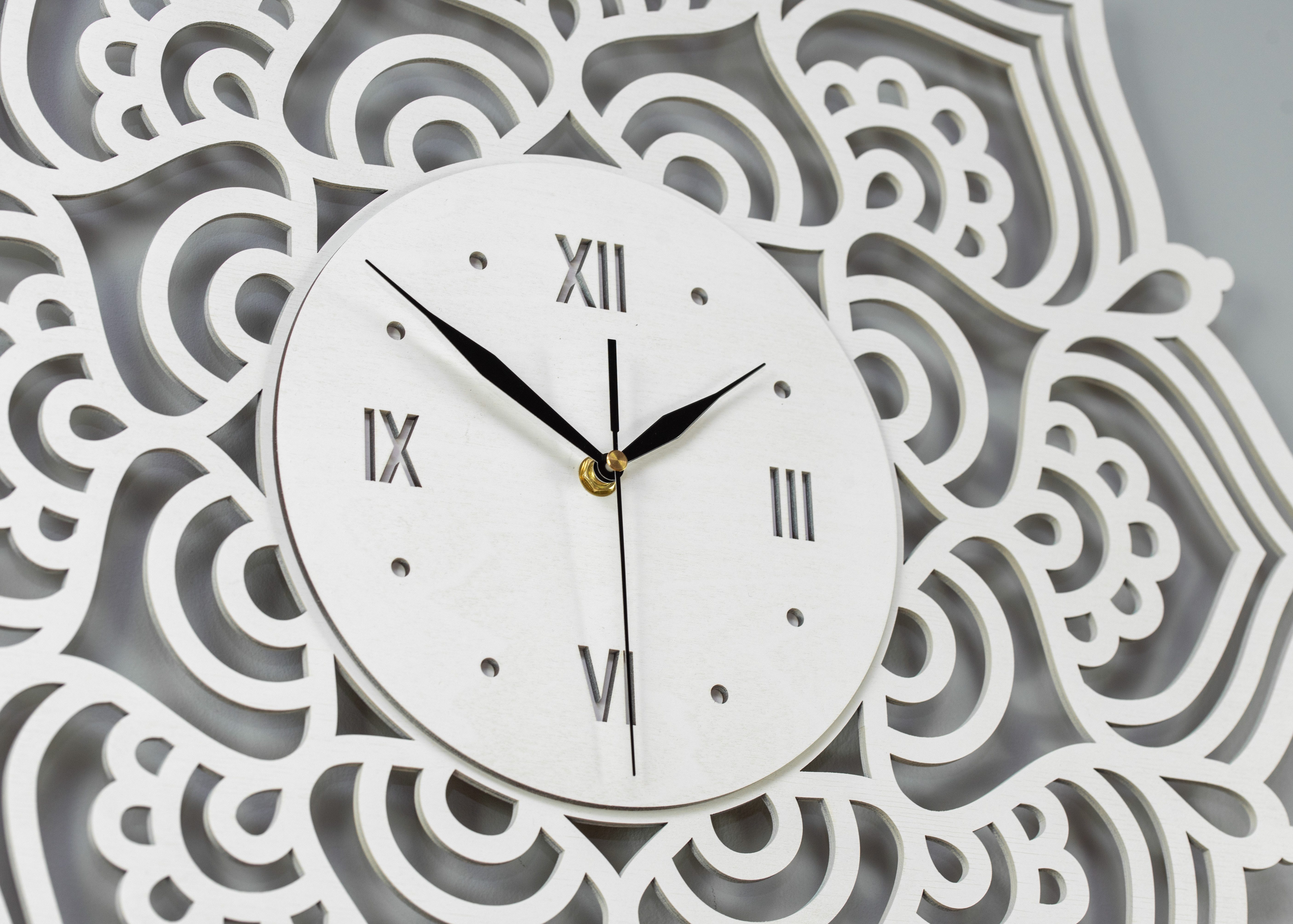 ORNAMENTI Wanduhr Boho Stil, grosse, mandala hingucker, holz, weiss, schwarz,3 Grossen (Handmade, Yoga, ohne Ticken, Ornament, Wanddeko, Holzdeko)
