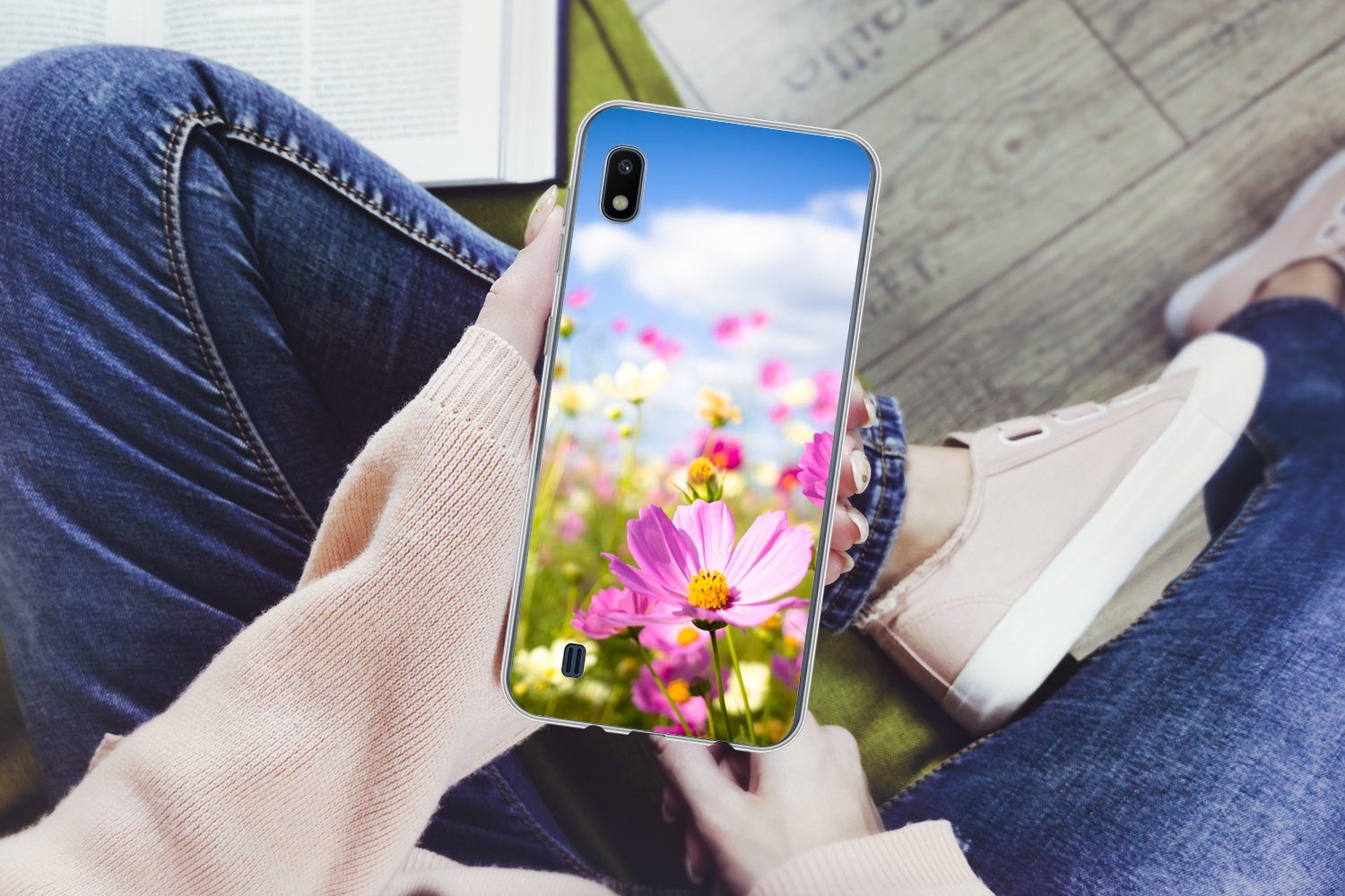 MuchoWow Handyhülle für Samsung Galaxy A10 Blumen - Wiese - Lila - Gras - Weiß - Wolken -, Smartphone-Bumper, Print, Handy Schutzhülle Dünn