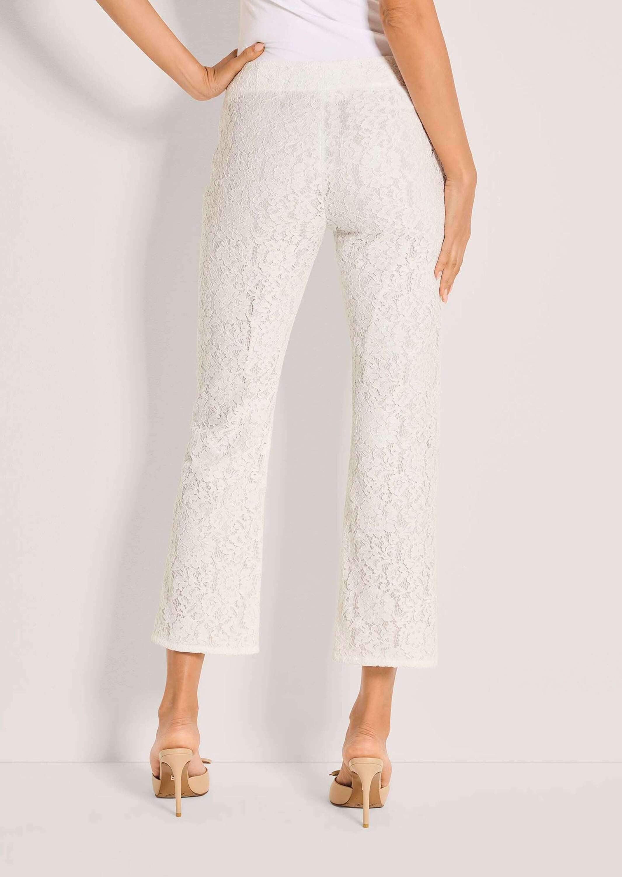 MADELEINE Stoffhose Kurzgröße: Edle Hose in 7/8-Länge, Bootcut-Form Mid Waist Hose aus Baumwoll-Spitze, leichte Fütterung