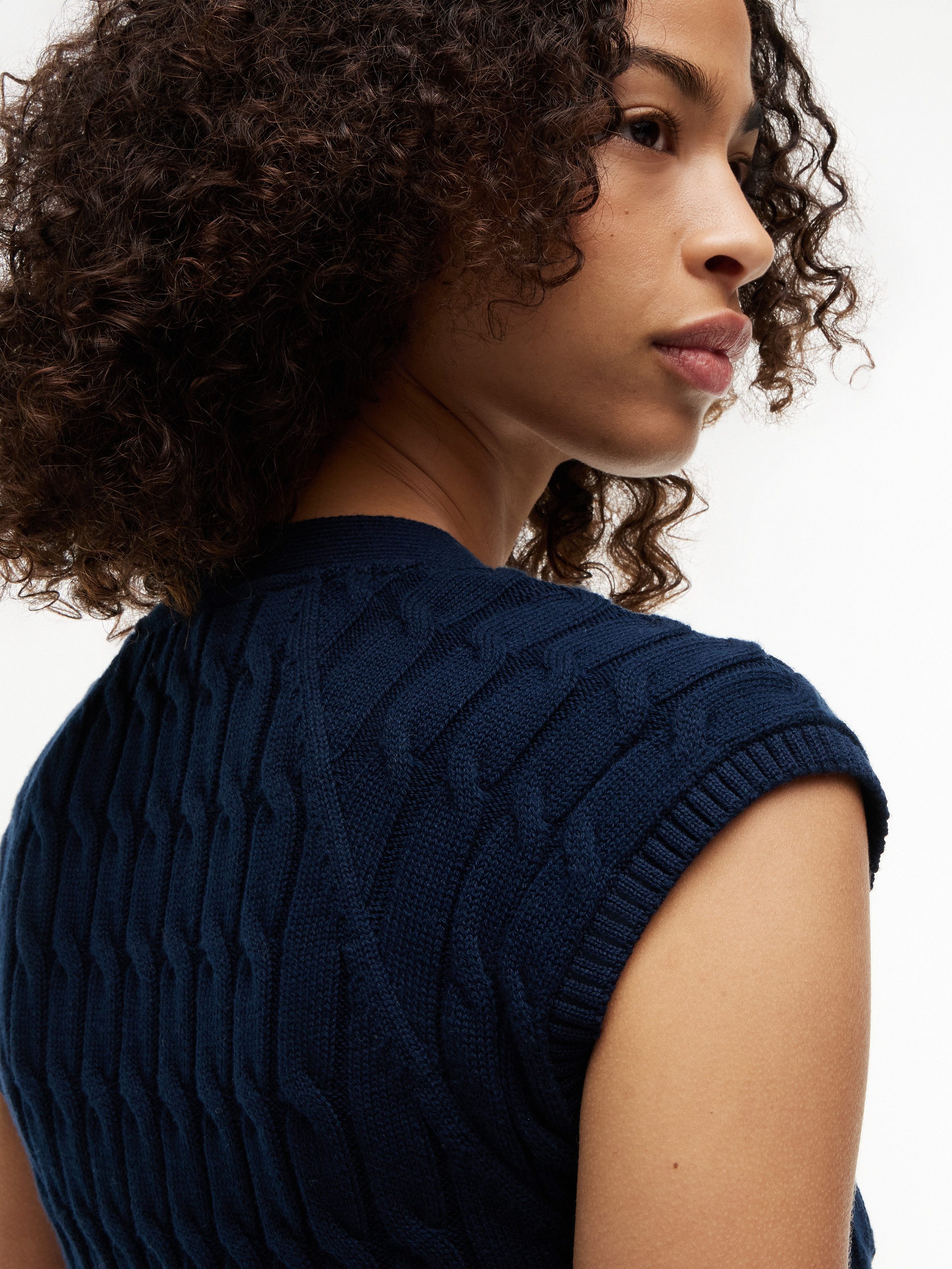 Tommy Hilfiger Strickweste MID GG CABLE VEST CARDI Baumwolle, mit Zopfstrickmuster
