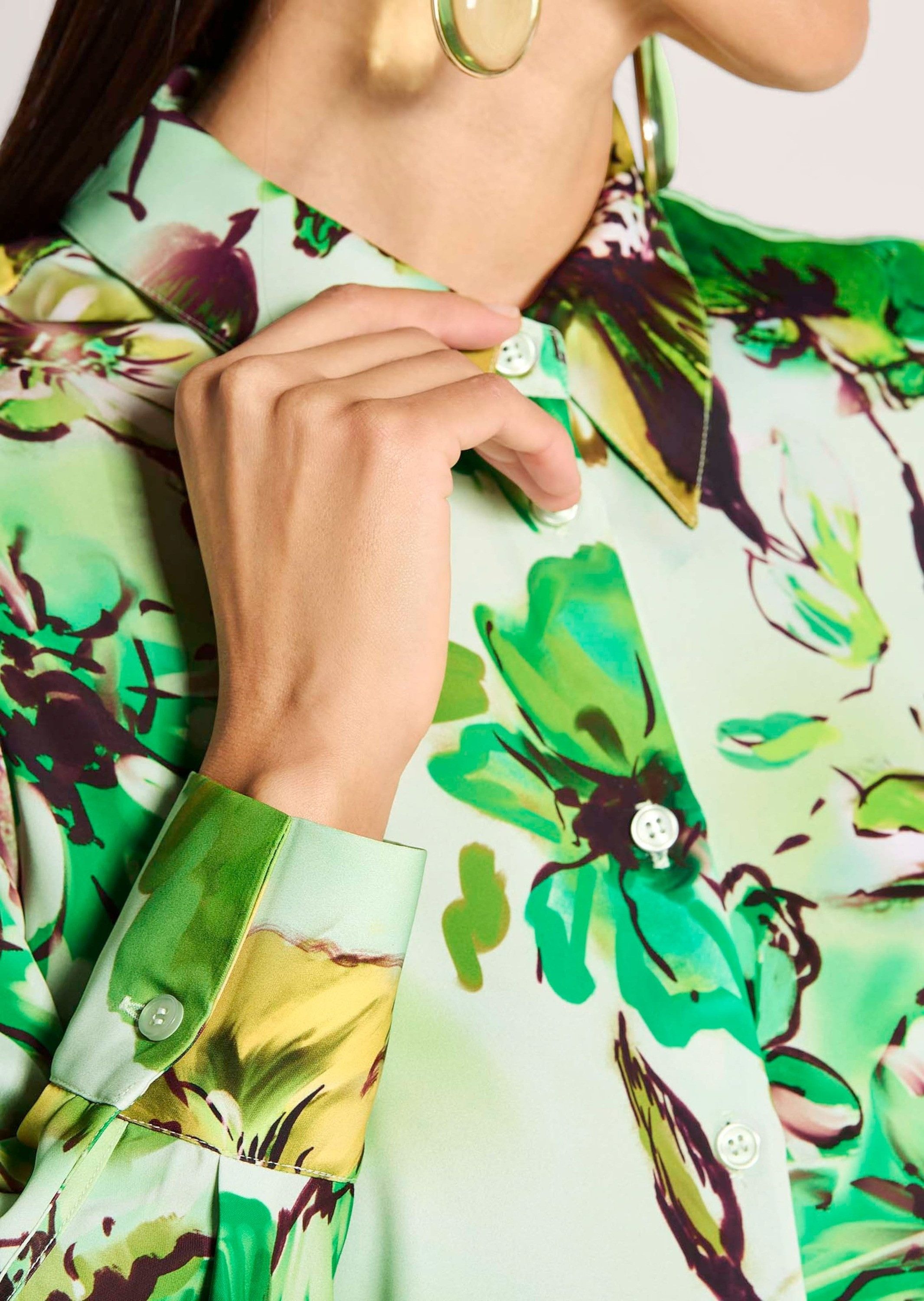 MADELEINE Langarmbluse Elegante Bluse mit Hemdkragen Florales-Muster, Knopfleiste, lange Ärmel