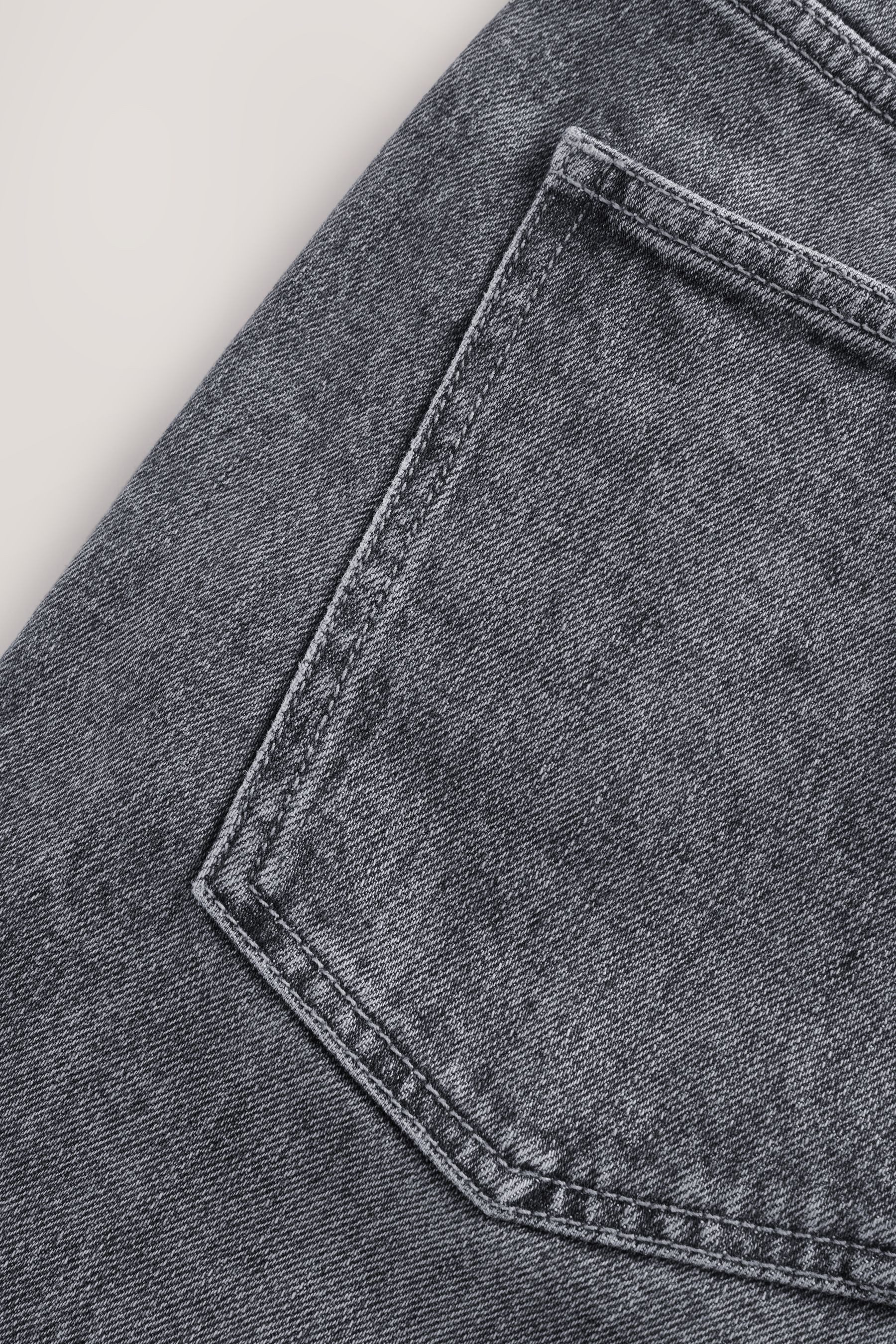 Next Jeansshorts Jeansshorts mit Stretch im Slim Fit (1-tlg)