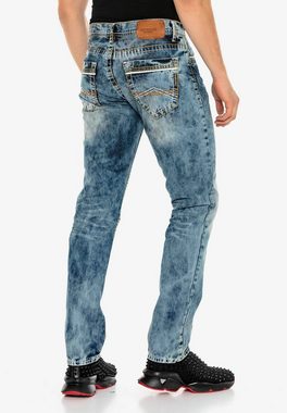 Cipo & Baxx Bequeme Jeans mit Kontrastnähten in Straight Fit