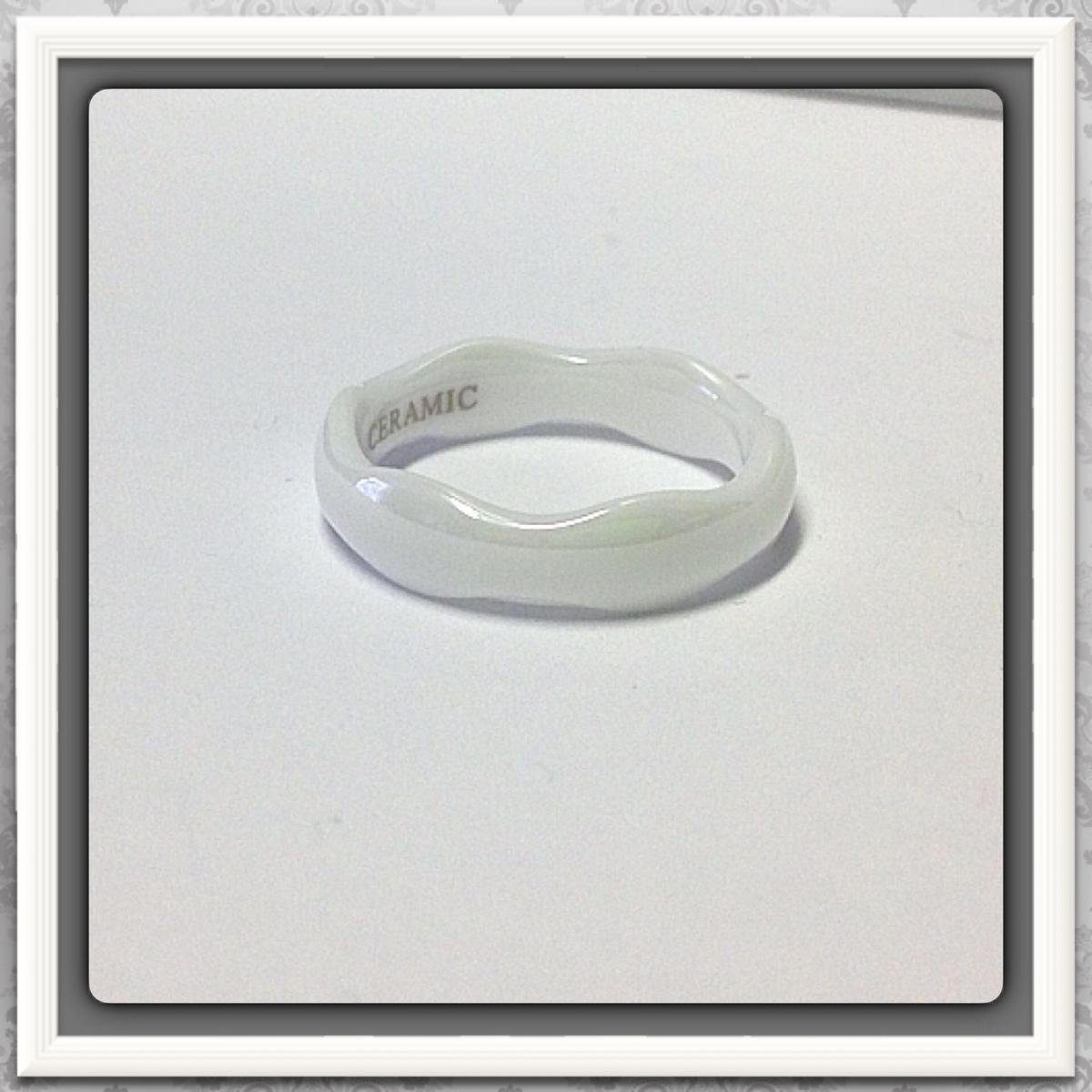 Fingerring Edelschmiede925 Keramikring weiß mit gewelltem Rand - Trauring