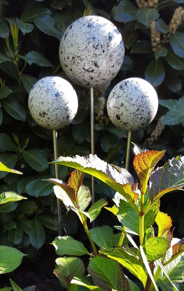 Jürgen Bocker Garten-Ambiente Gartenstecker Rosenkugel Edelstahl Lackierung in weiß in verschiedenen Größen Dekokugel Kugel mit Stab 80 cm Gartenstecker Rosenstecker Beetstecker Dekostecker