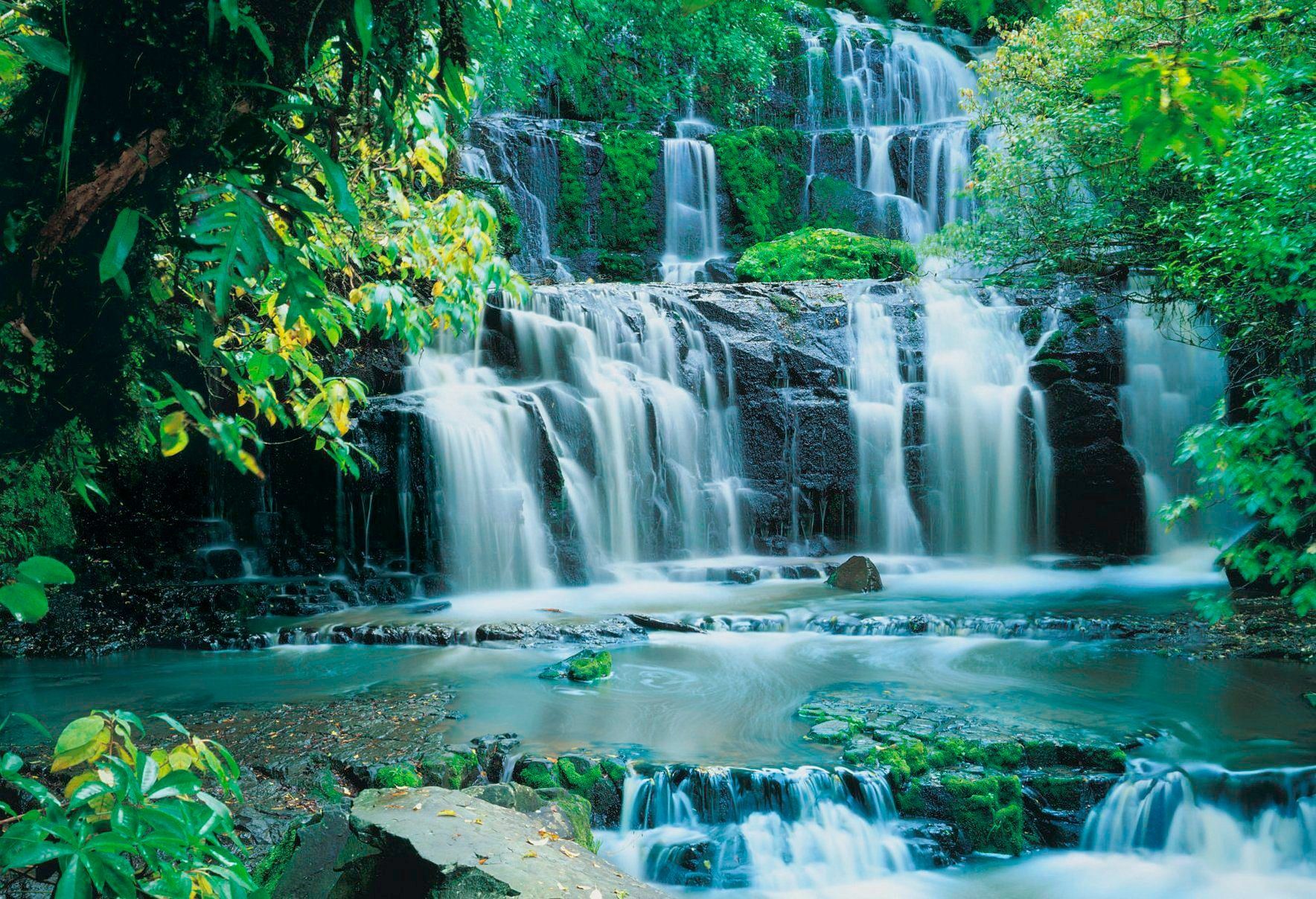 Komar Fototapete Pura Kaunui Falls - Größe 368 x 254 cm, glatt, bedruckt, Wohnzimmer, Schlafzimmer