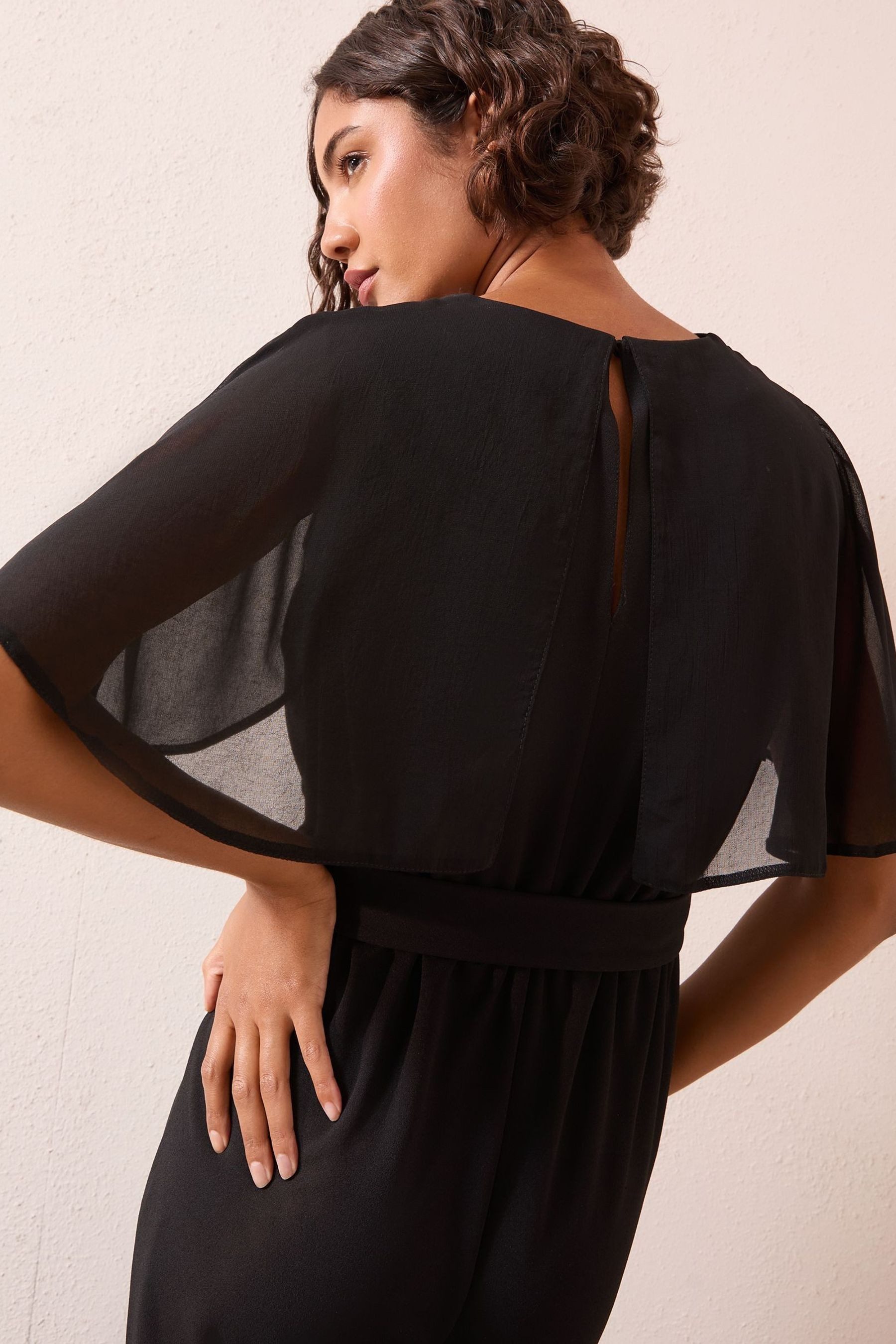 Friends Like These Jumpsuit Friends Like These Scuba-Jumpsuit, Petite (1-tlg) – Bild 4 von 5
