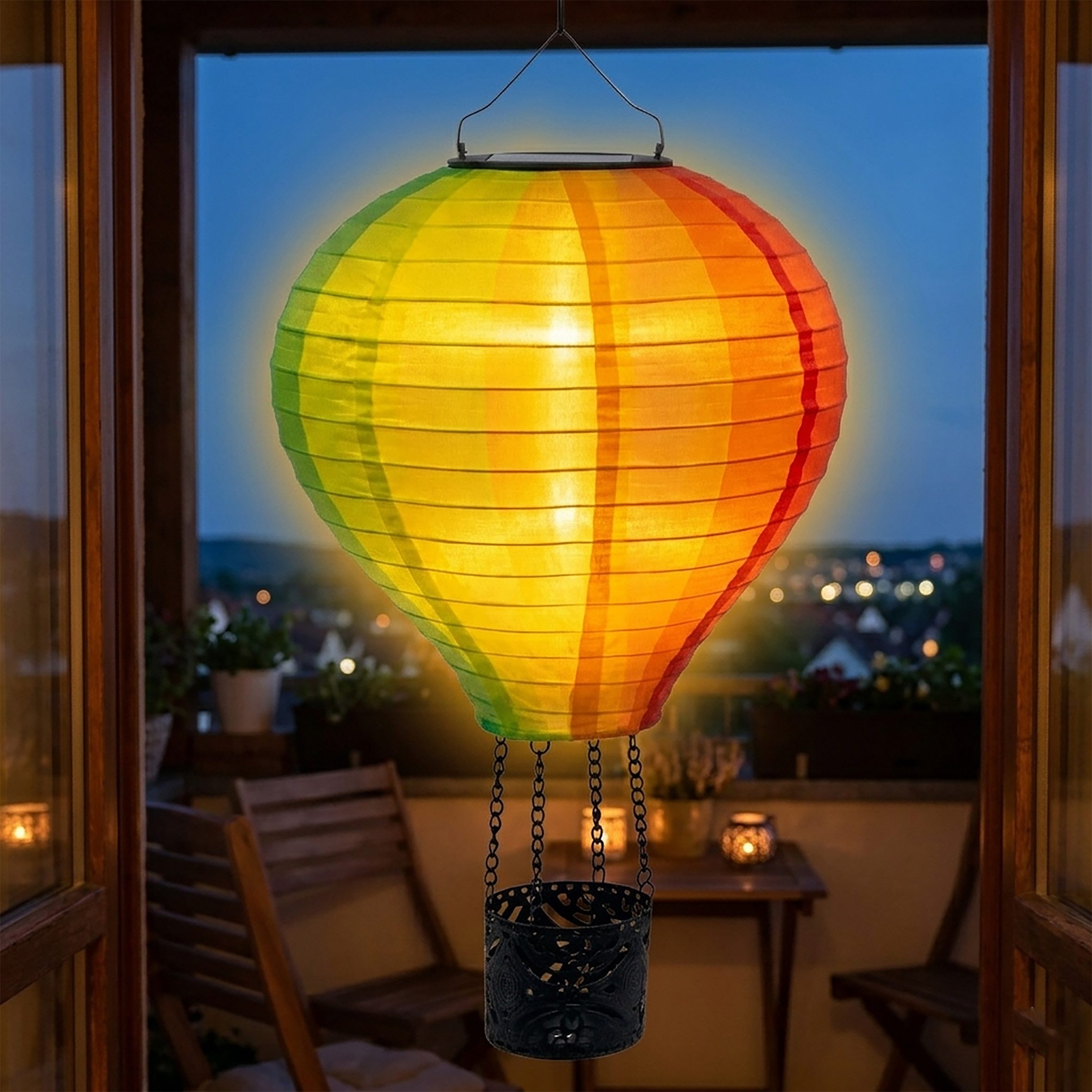 Spetebo LED Dekofigur Solar Heißluftballon aus Nylon bunt zum Hängen, Einschalten bei Dämmerung, LED fest integriert, orange (feuerfarben), mit Flammen Effekt
