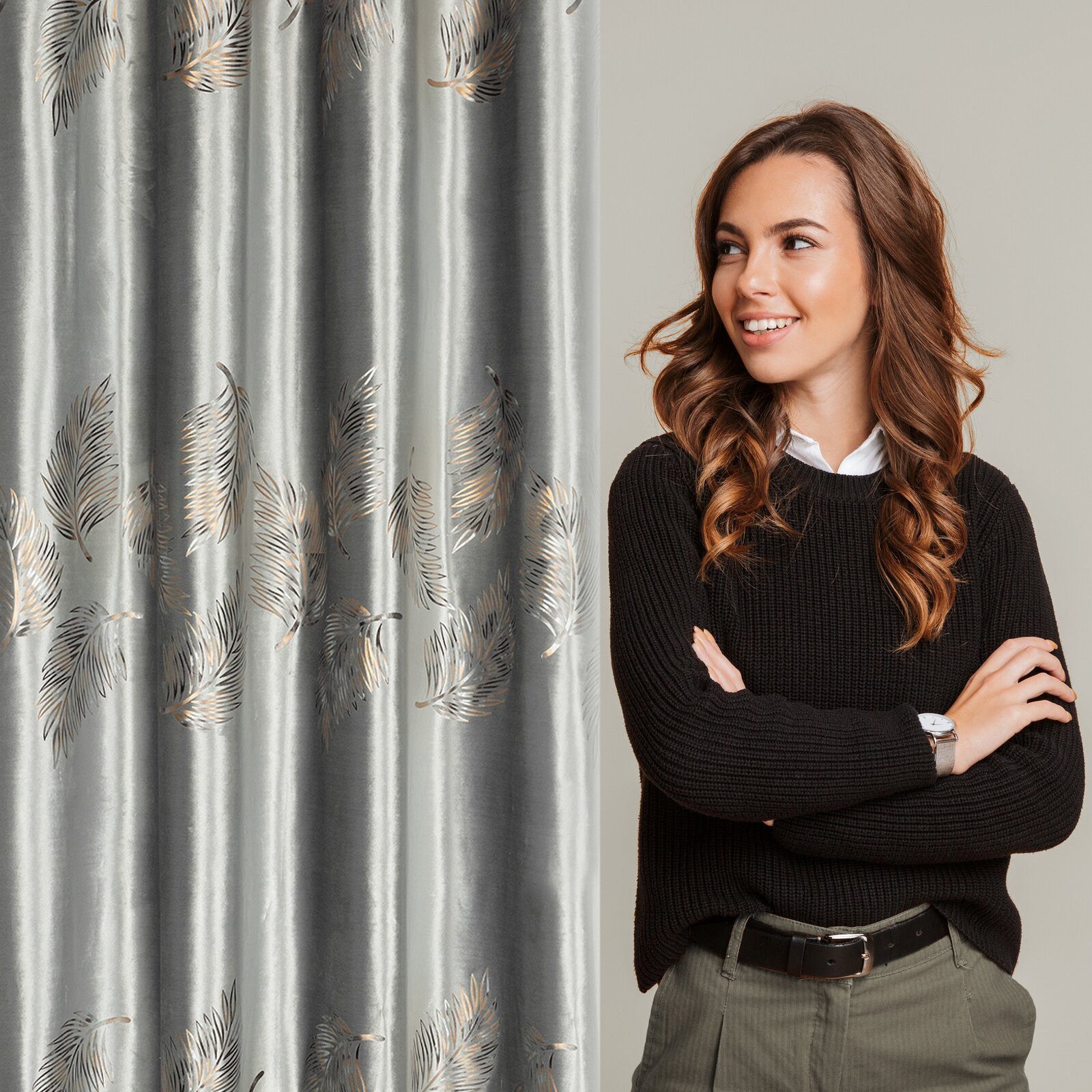 Eurofirany Vorhang IDALIA Ösenschal 140x250 cm, Edles Design aus Samt mit botanischem Muster gold silber