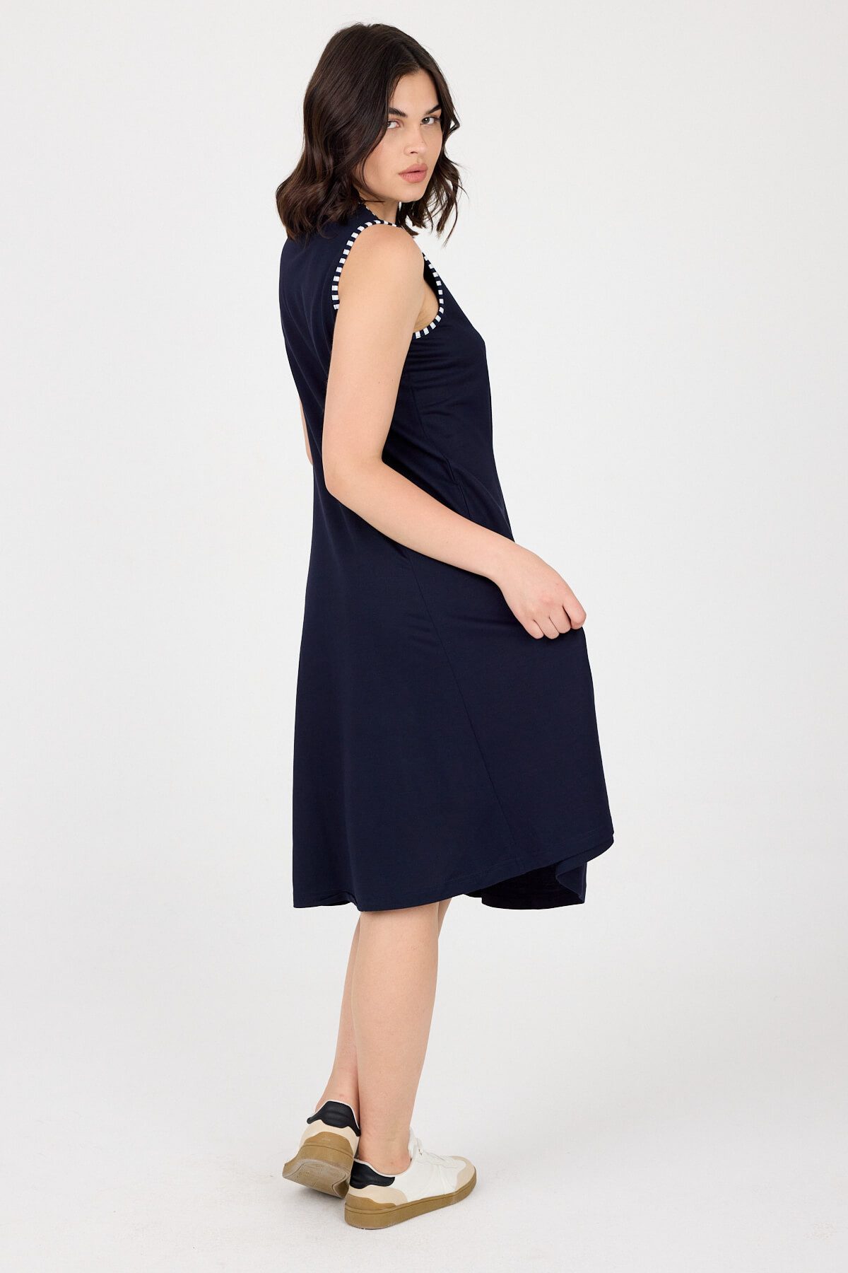 Phistan Midikleid Damenkleid aus Viskosemix – ärmellos