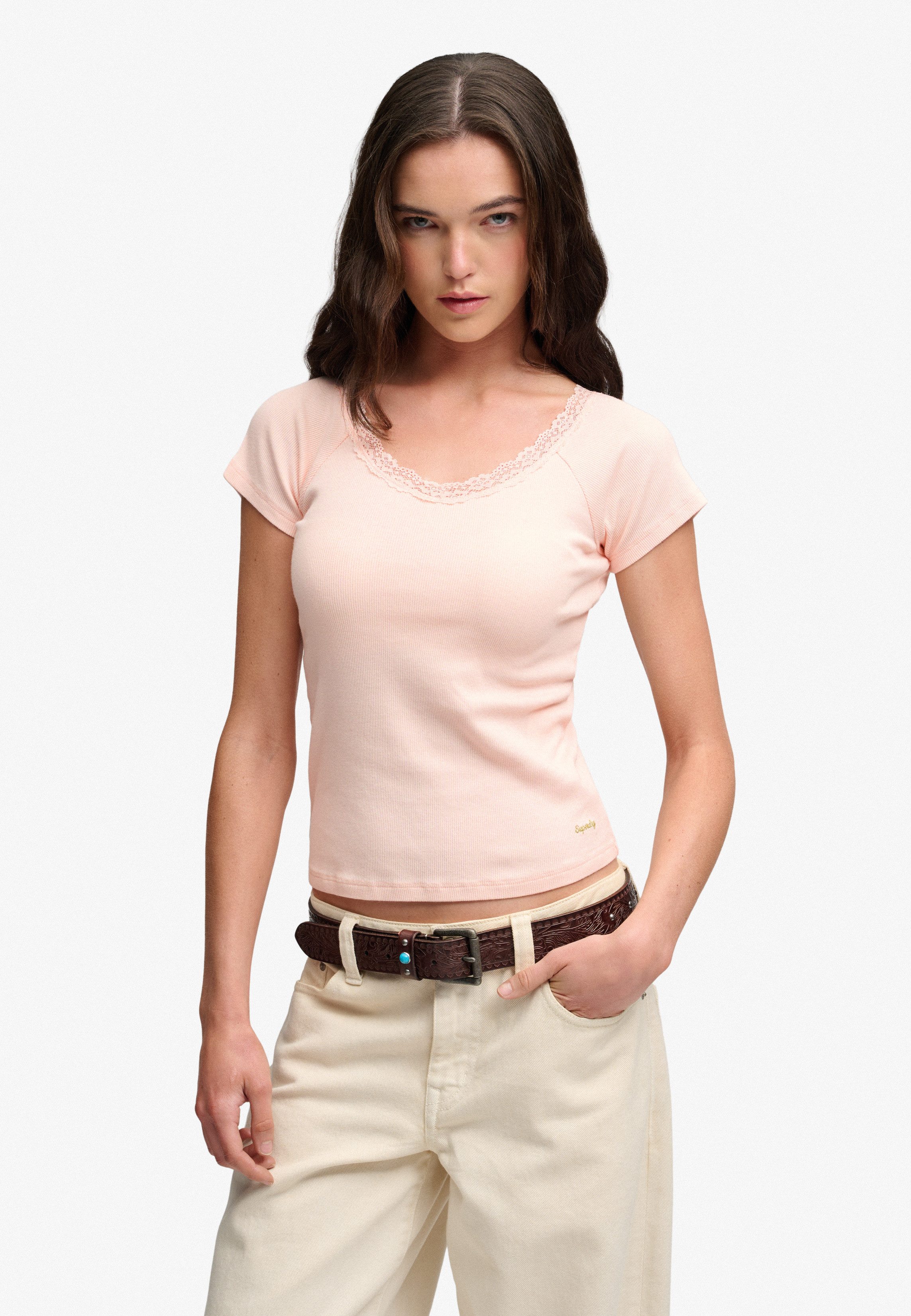 Superdry V-Shirt ATH ESS LACE TRIM V TEE mit Spitze
