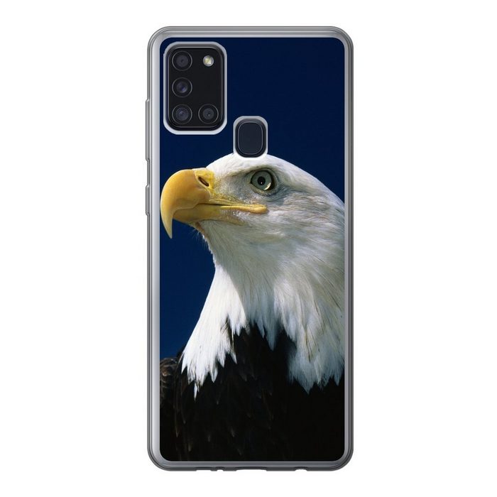 MuchoWow Handyhülle Ein Weißkopfseeadler schaut in einen blauen Himmel Handyhülle Samsung Galaxy A21s Smartphone-Bumper Print Handy