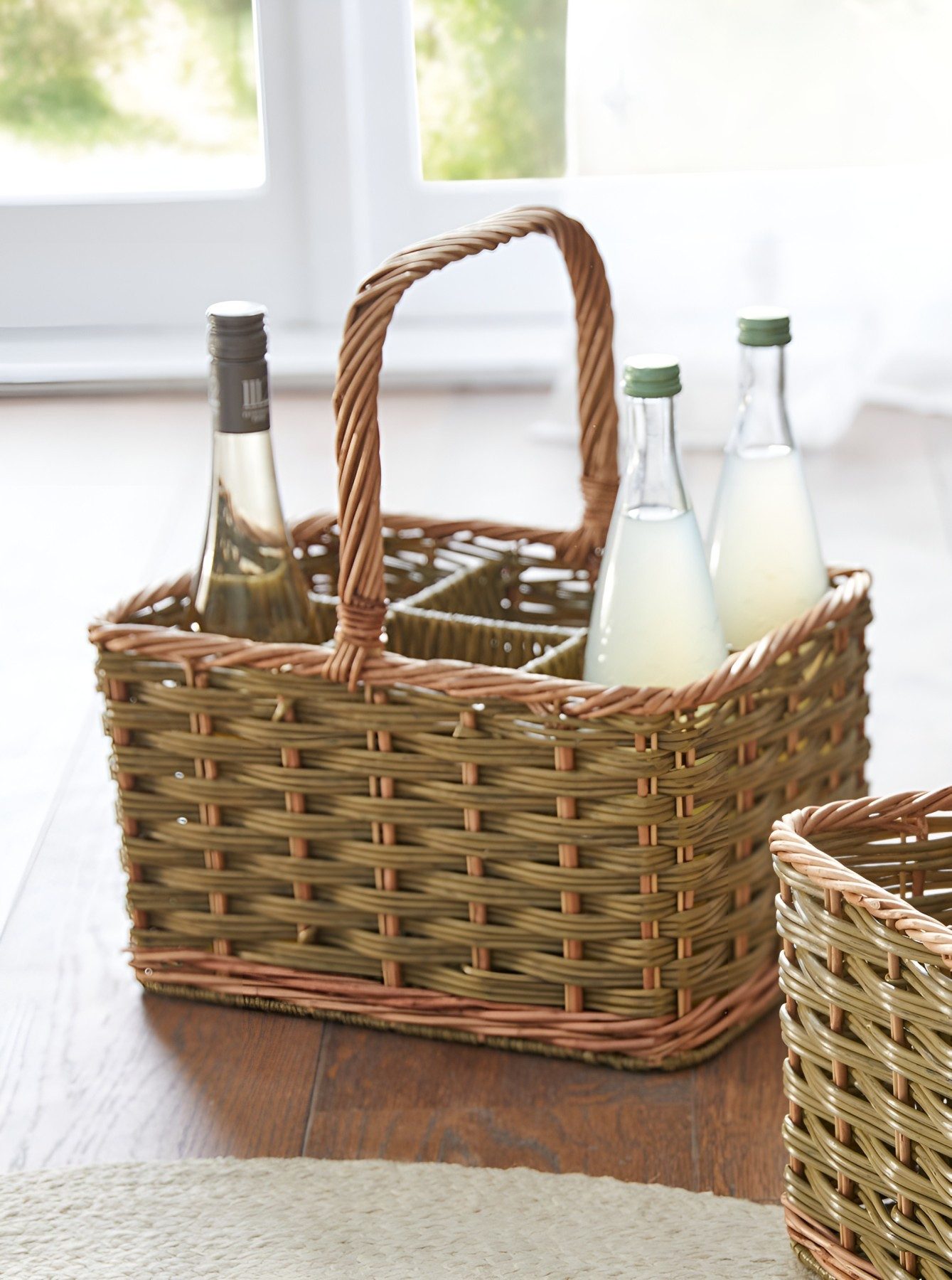 Dekoleidenschaft Flaschenträger "Olivgrün" aus Weide & Polyrattan für 4 / 6 Flaschen, Flaschenkorb, Korb, Getränketräger, Getränkekorb für Weinflaschen Bier Saft Wasser