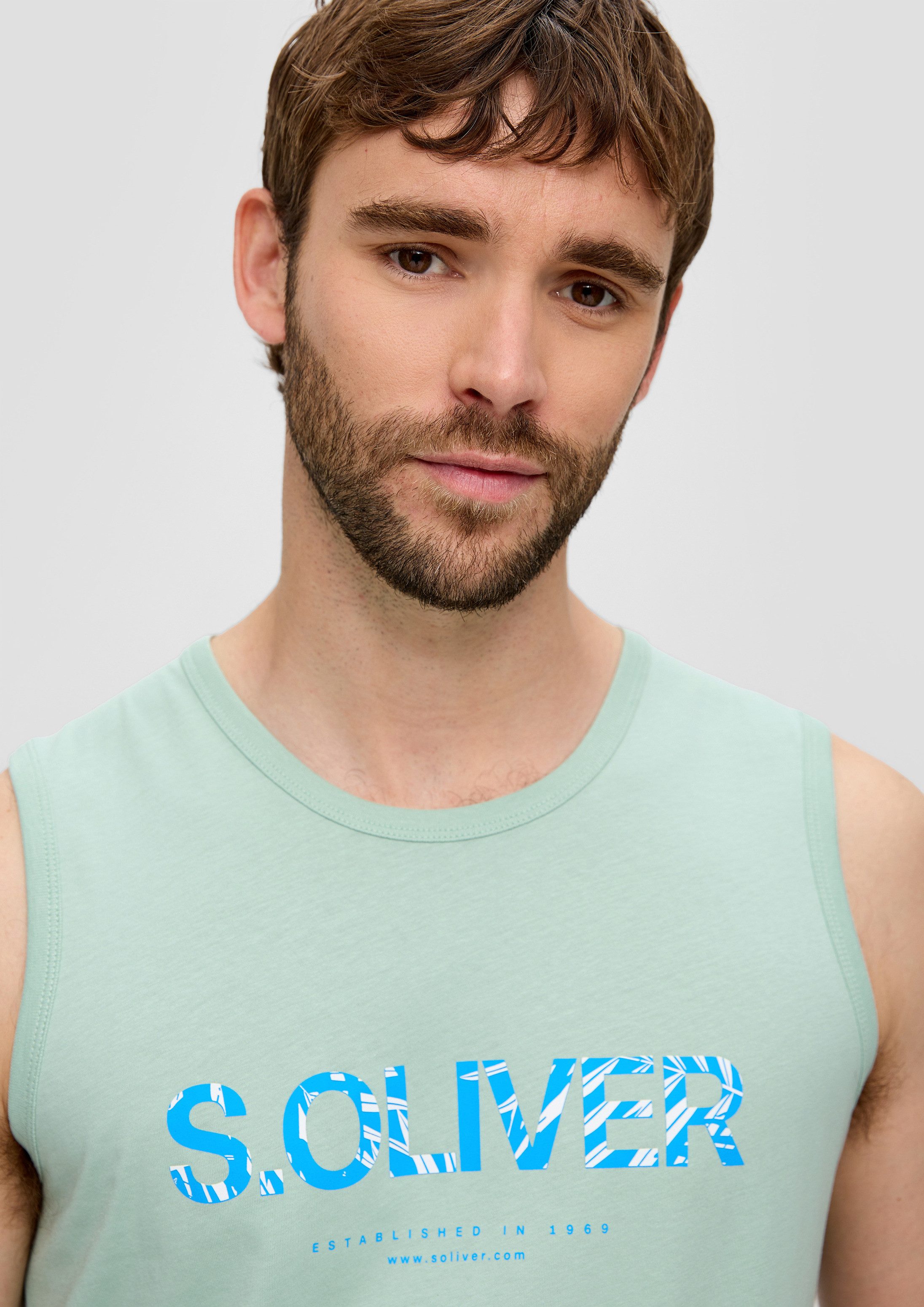 s.Oliver Muskelshirt T-Shirt Ärmelloses Baumwoll-Shirt mit Frontprint