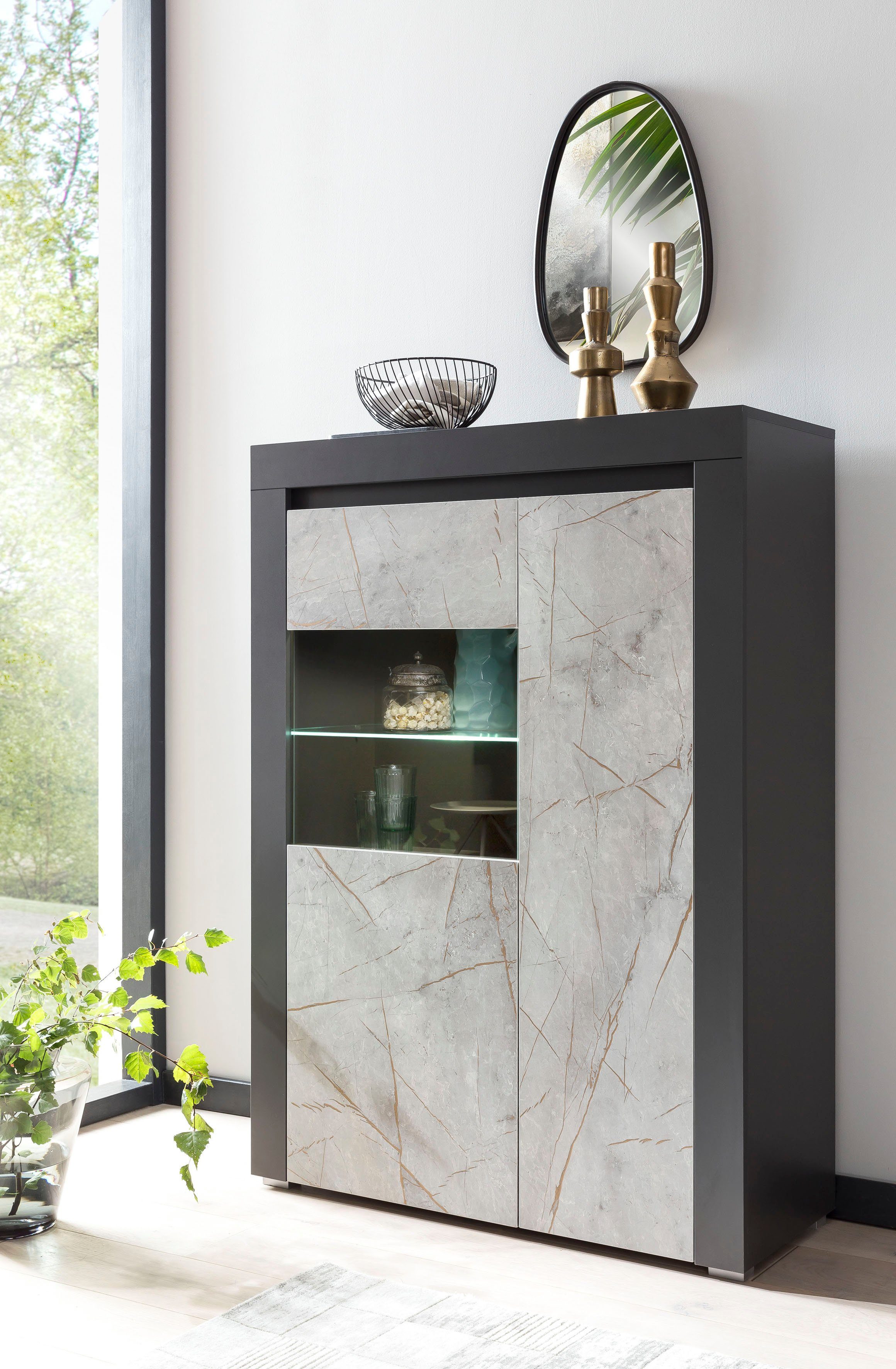 mit Marmor-Optik einem Dekor, Breite 95 Stone Vitrine Marble edlen cm Home affaire