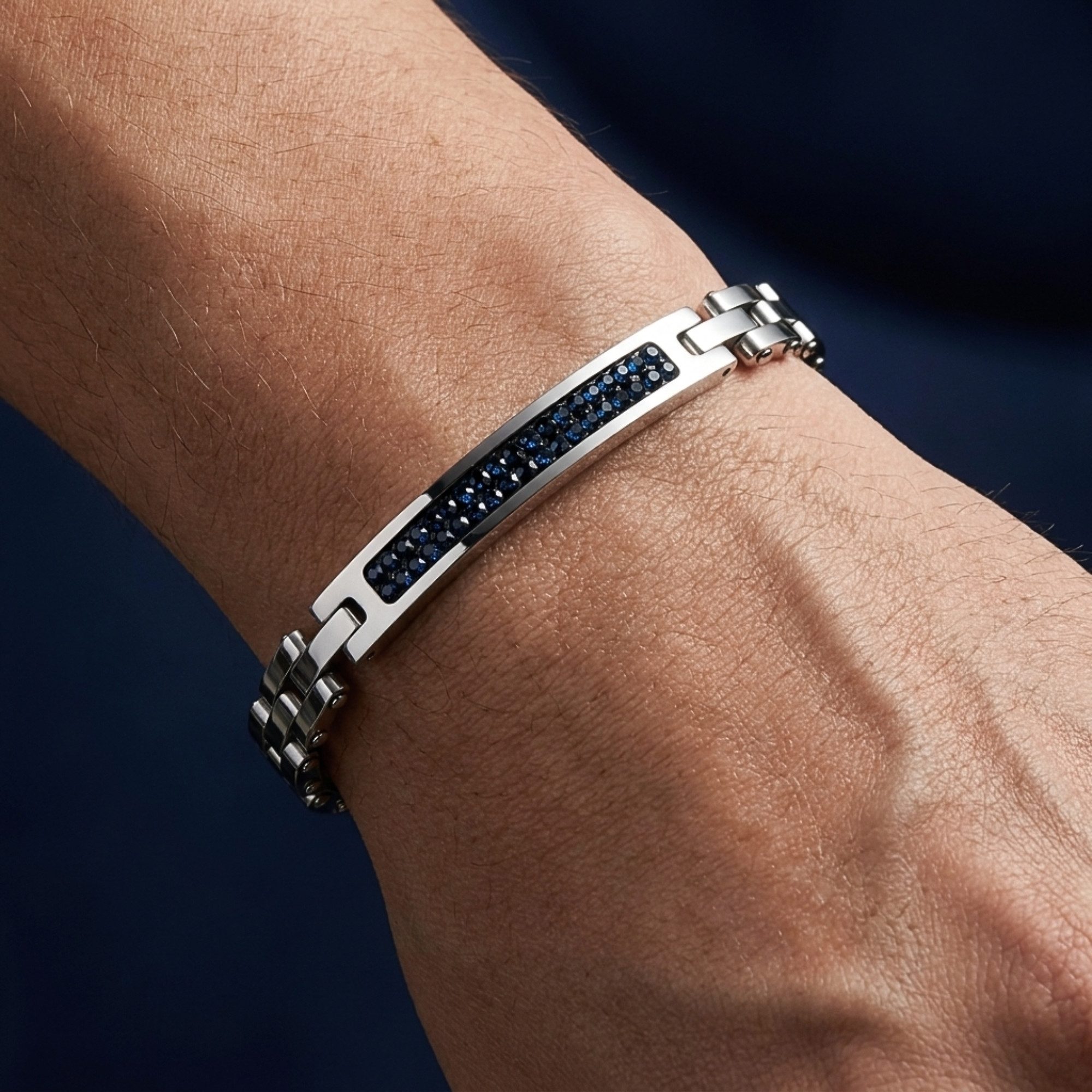 UNIQAL.de Edelstahlarmband Unisex STELLE – Edelstahl & AAA-Zirkonia, Midnight Blue (mit präzise gefassten Schmucksteinen und brillanter Lichtwirkung, inkl. Schmuckverpackung), hautfreundlich, wasserbeständig und flexibel anpassbar