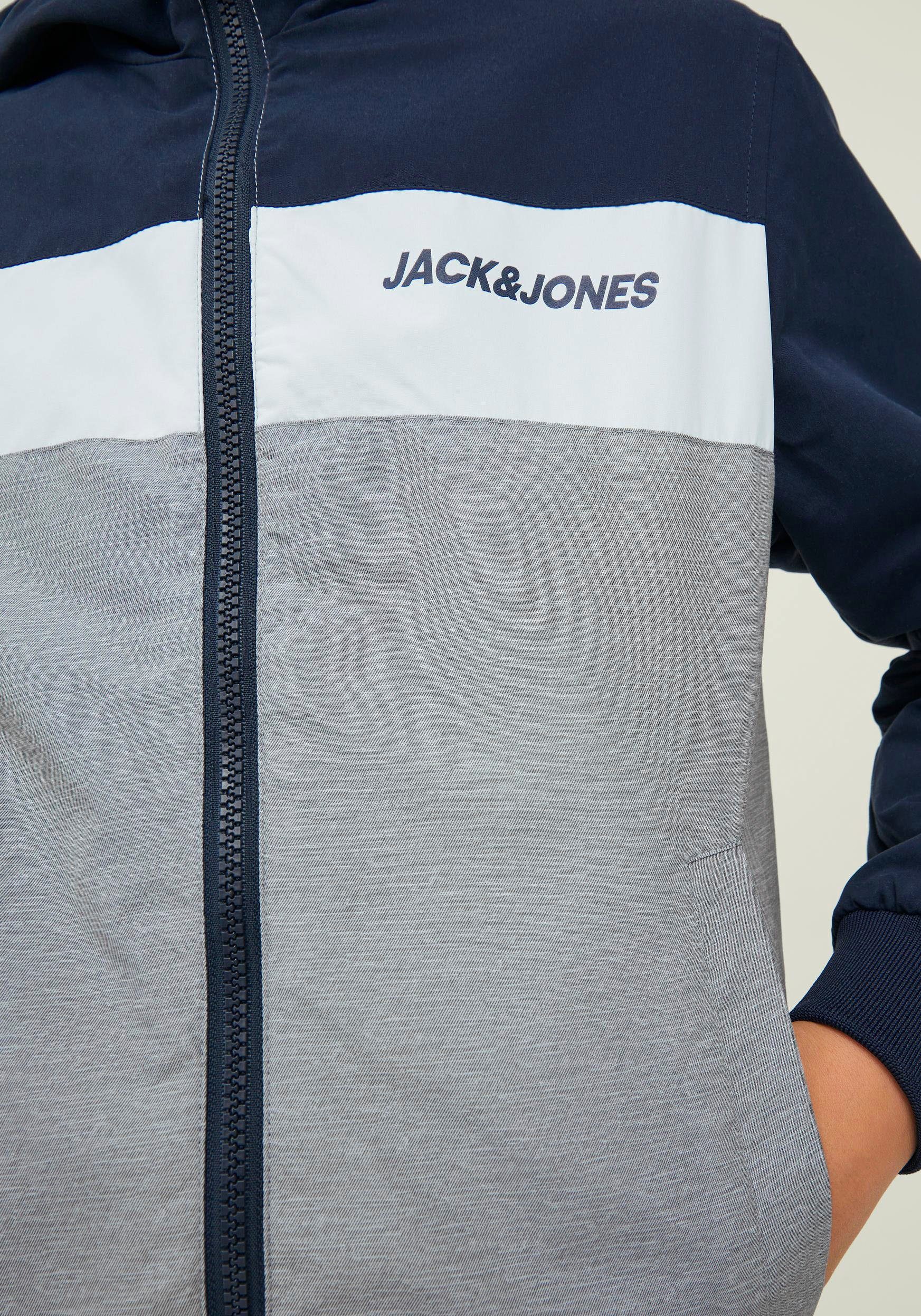 Jack & Jones Junior Outdoorjacke JJERUSH wasserabweisend, mit Kapuze, mattes Finish Polyester, regular fit