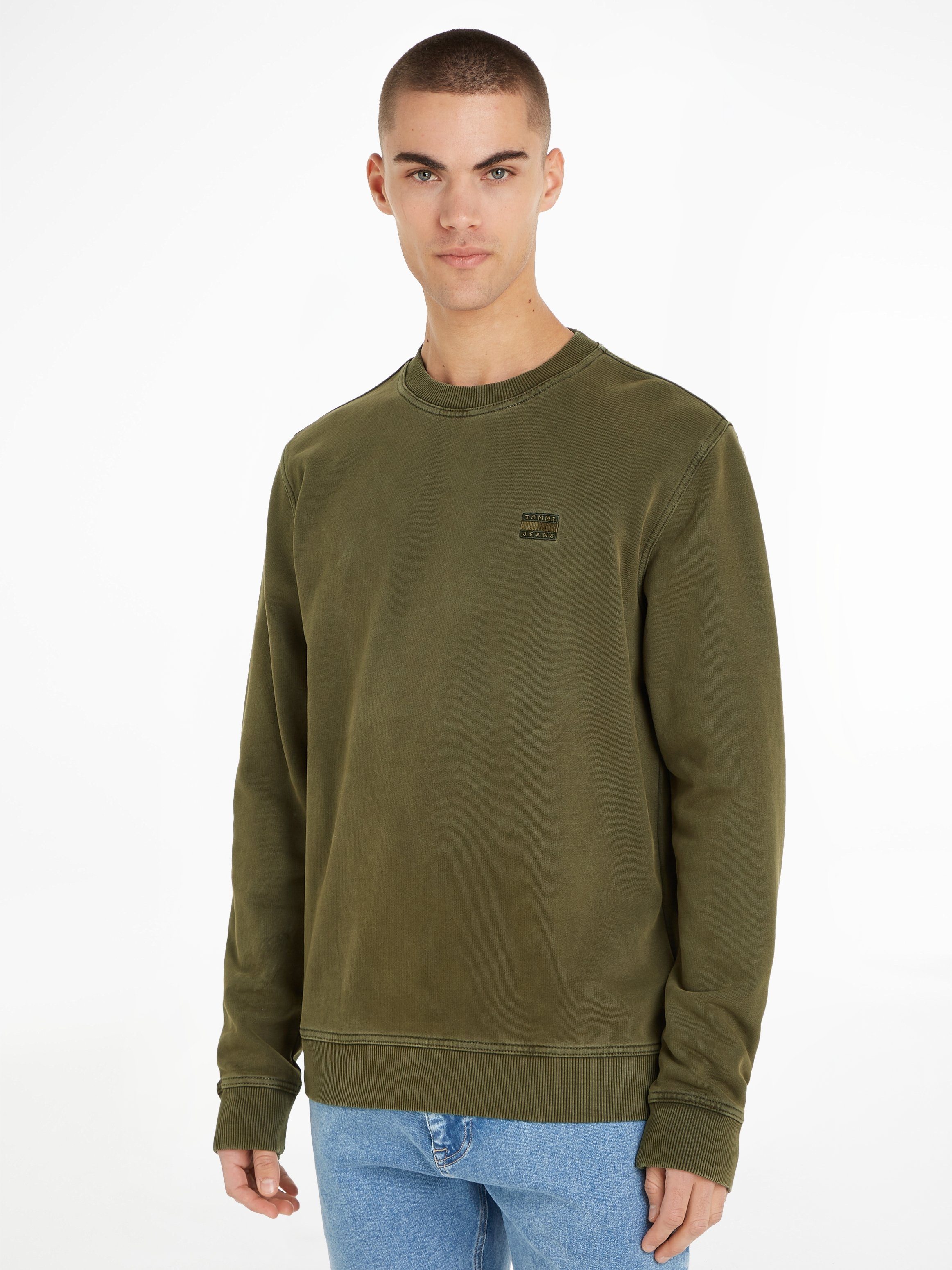 Tommy Jeans Sweatshirt TJM REG TONAL BADGE CNECK Drab Olive Green | Sweatshirts