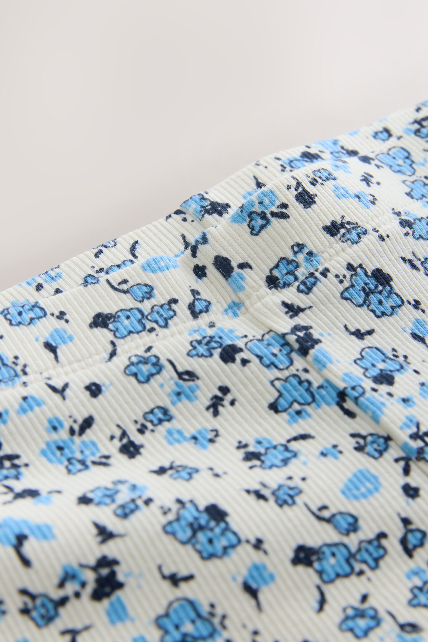 Next Leggings Gerippte Leggings mit ausgestelltem Bein (1-tlg)