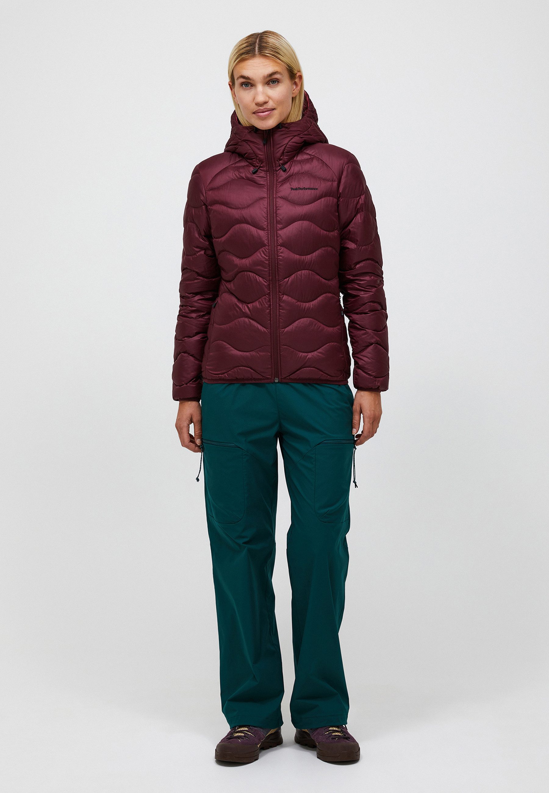 Peak Performance Steppjacke W Helium Down Hood Jacket mit sportivem Design