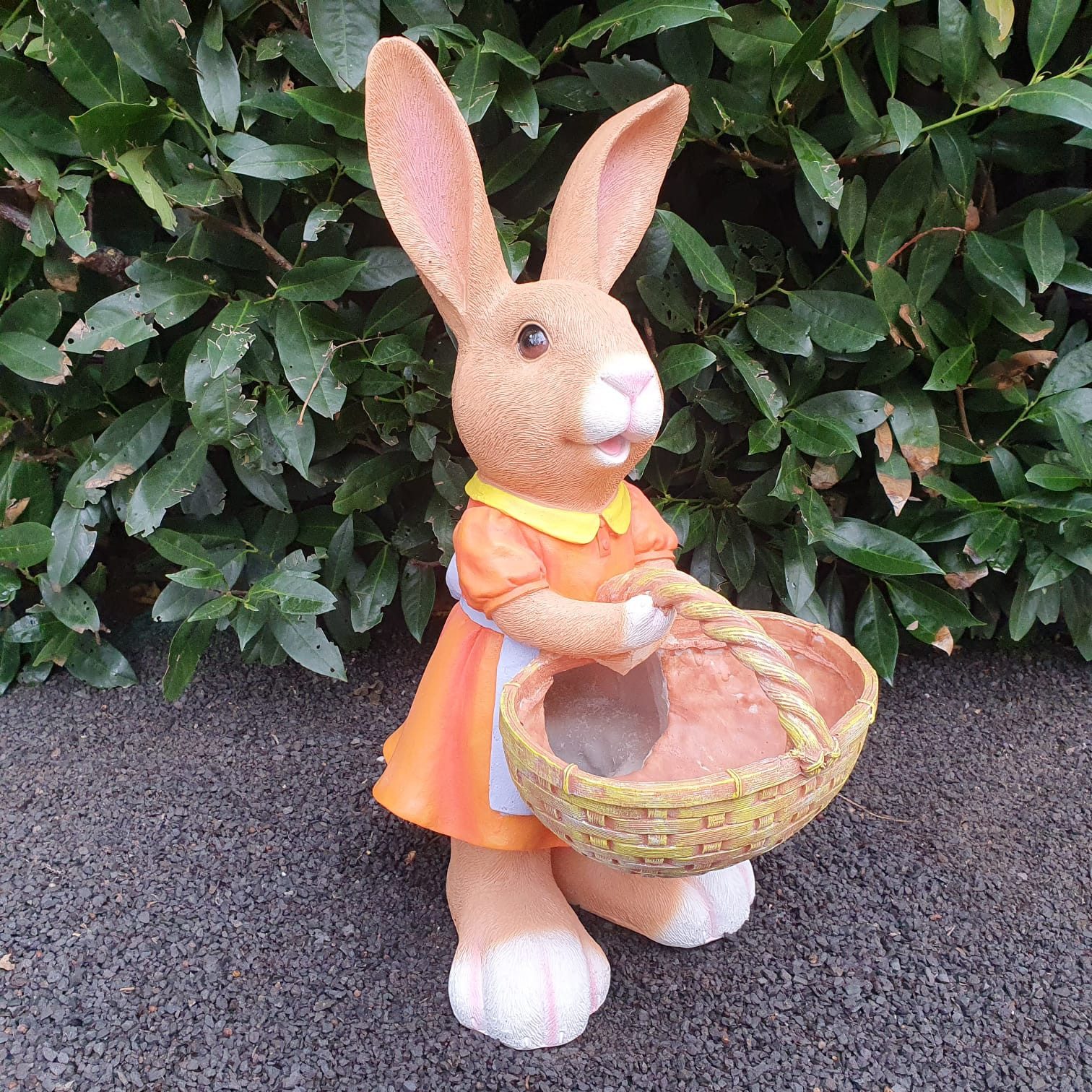 Aspinaworld Gartenfigur Osterhase Figur stehend 54 cm – für Beet oder Vorgarten