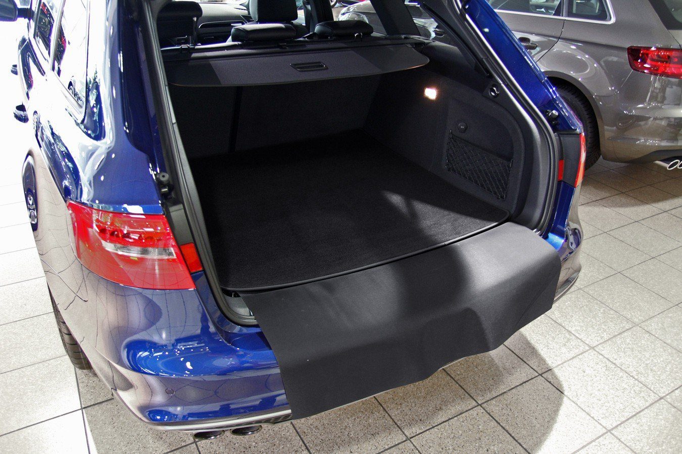 Kofferraummatte 2808 mit Ladekantenschutz passgenau für Audi A4 10/2000-11/2007