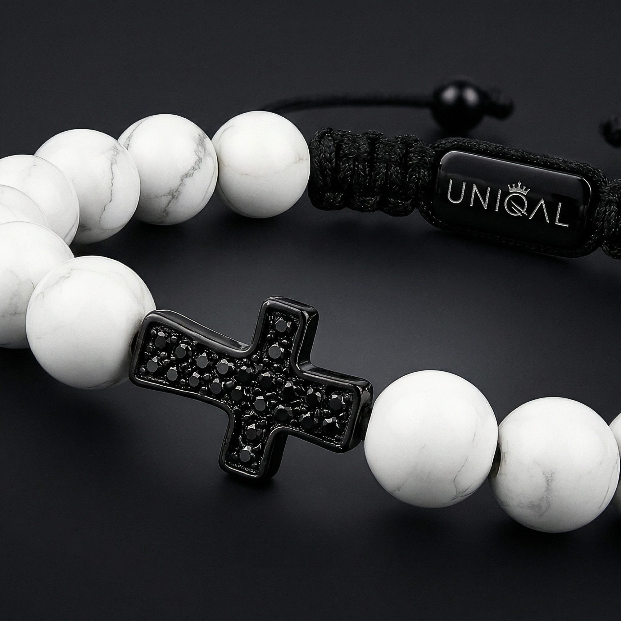 UNIQAL.de Armband aus Naturstein mit Edelstahl-Kreuz & Zirkonia – Unisex, 8 mm (Schutzsymbol, Energieeffekt, dezente Eleganz in moderner Ausführung, handgefertigt, langlebige Qualitätsarbeit), modernes Herren-Statement, ideale Geschenkidee