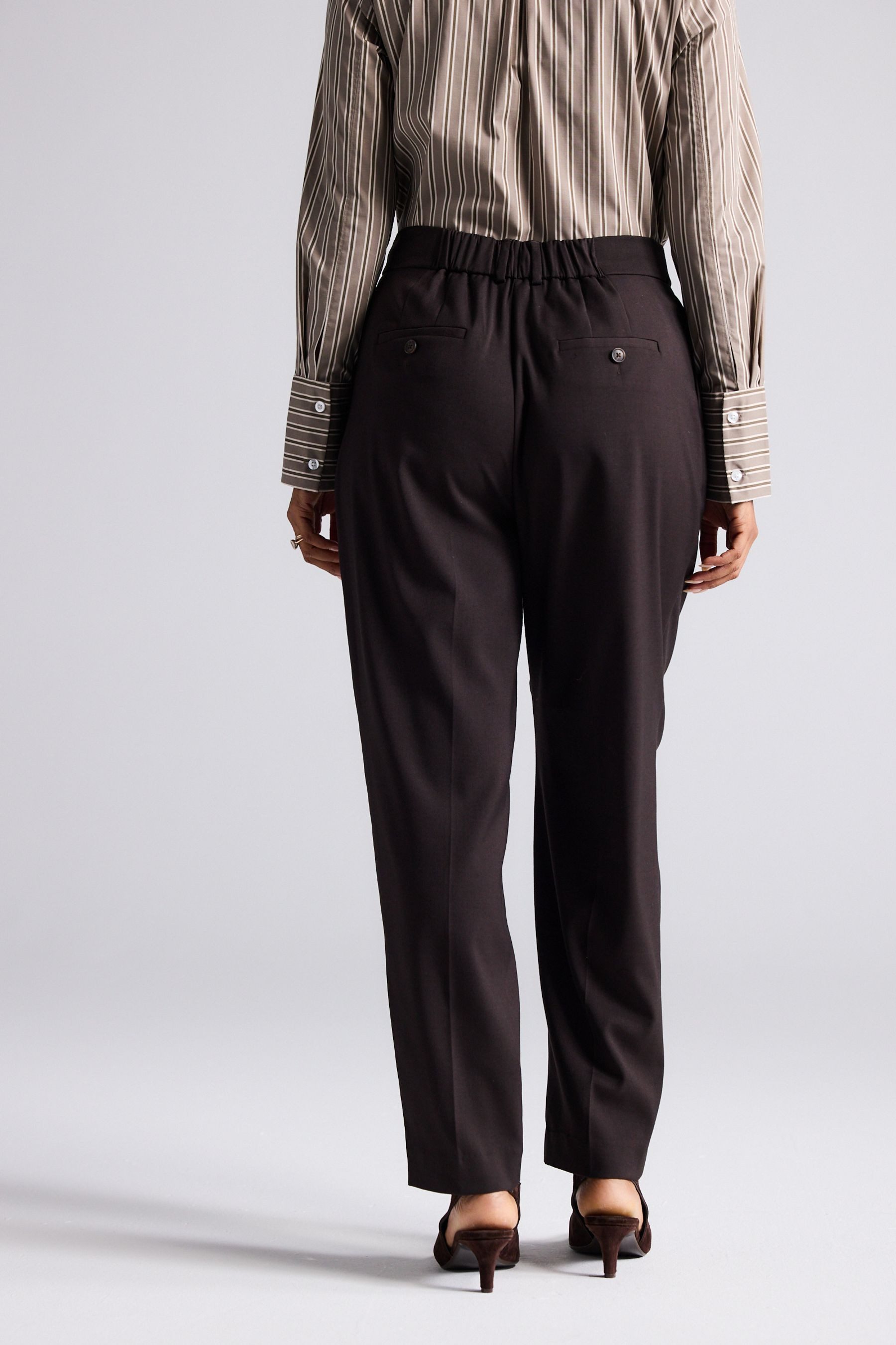 Next Stoffhose Hose mit schmal zulaufendem Bein (1-tlg)