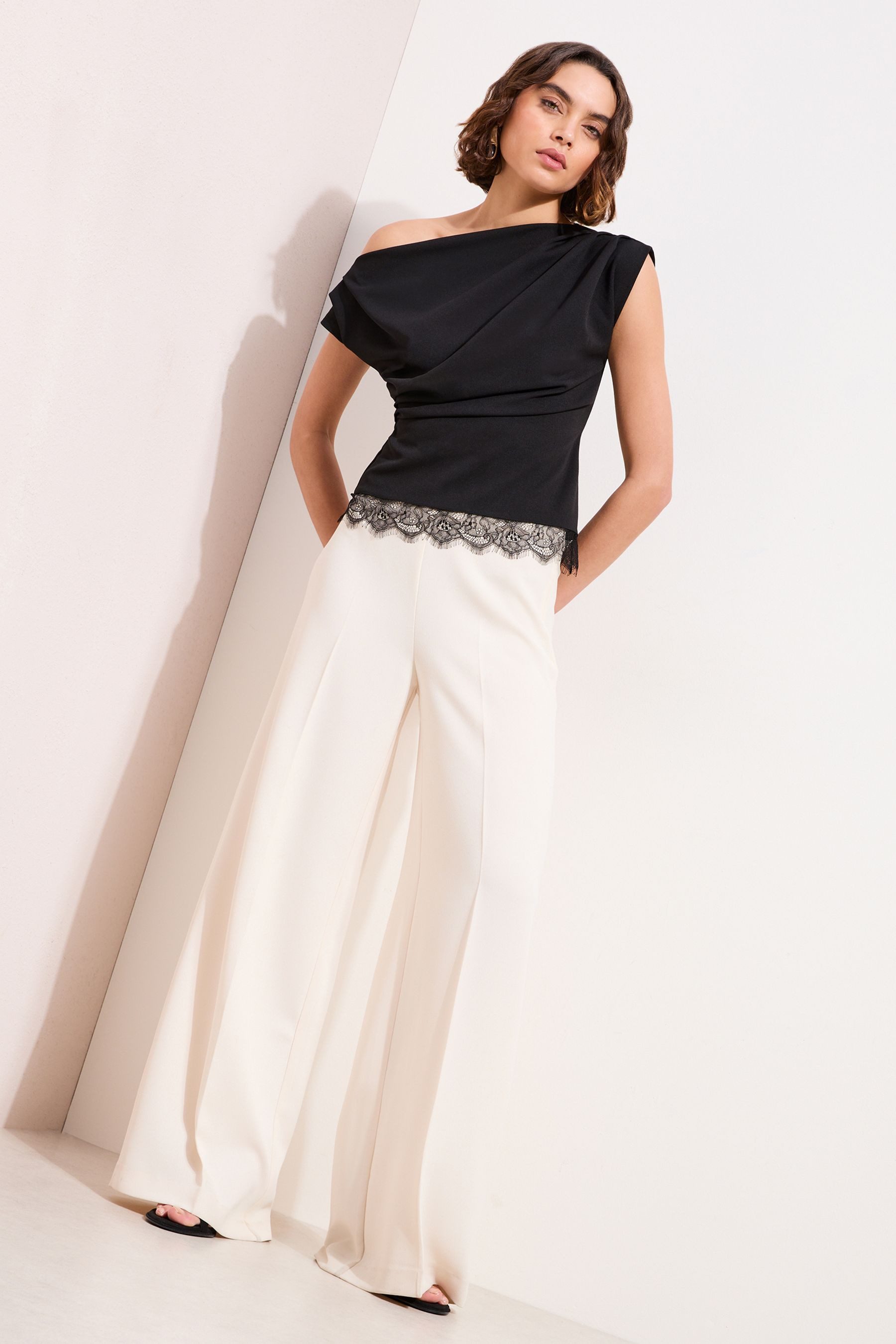 Friends Like These One-Shoulder-Top Friends Like These schulterfreies Oberteil (1-tlg)