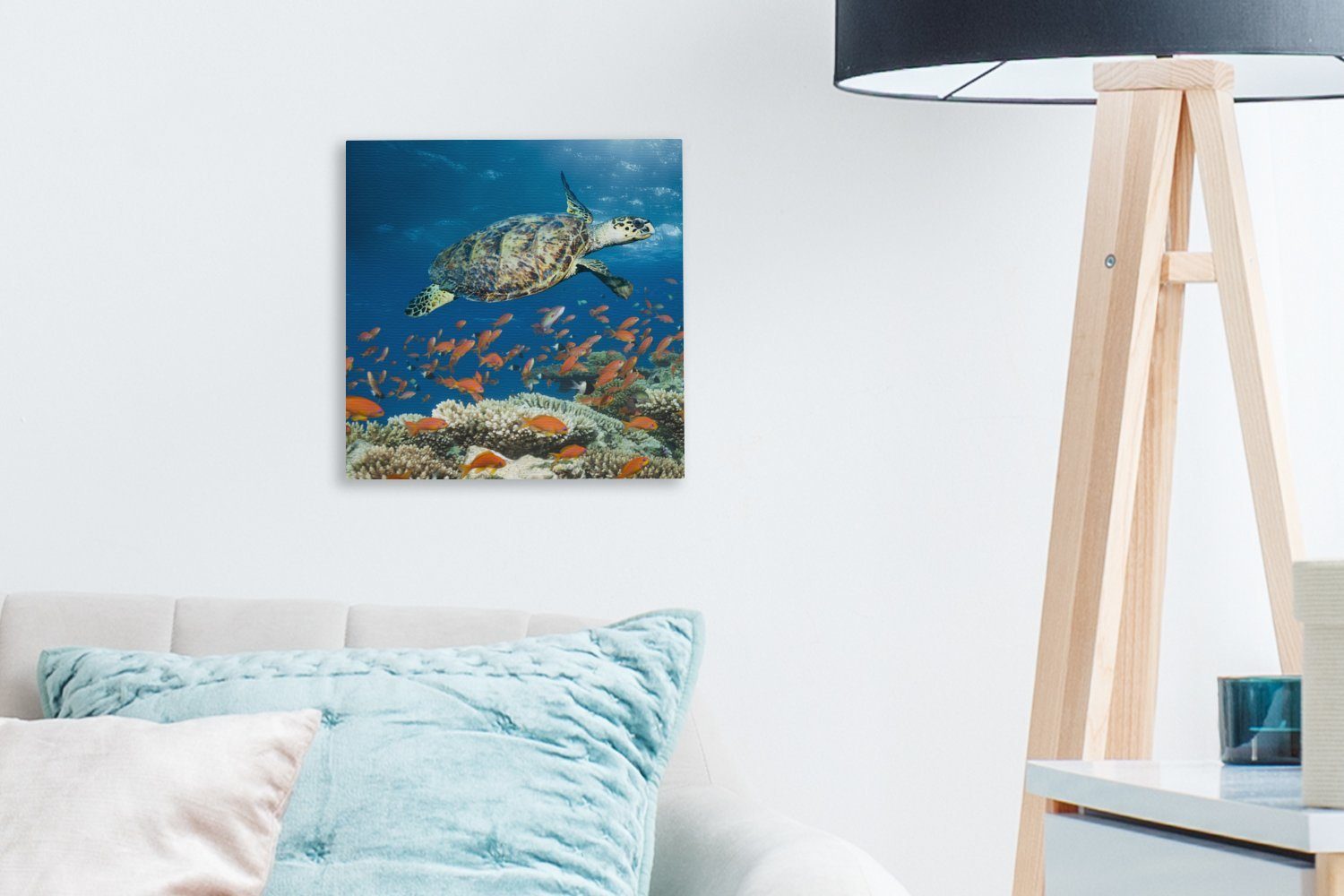 OneMillionCanvasses® Leinwandbild Korallenriff Schlafzimmer mit Wohnzimmer Schildkröte, Leinwand Bilder (1 für St)